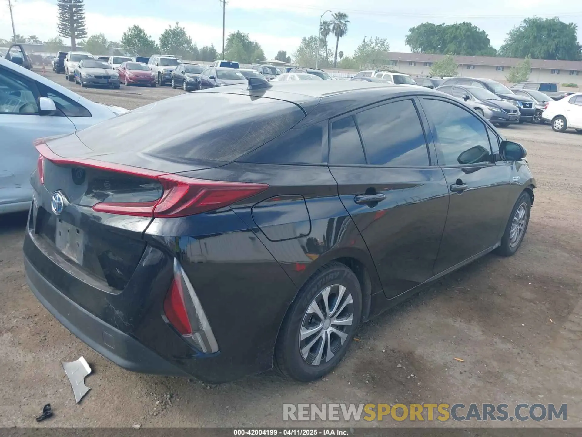 4 fotografías del automóvil dañado JTDKARFP7L3145683 TOYOTA PRIUS PRIME 2020