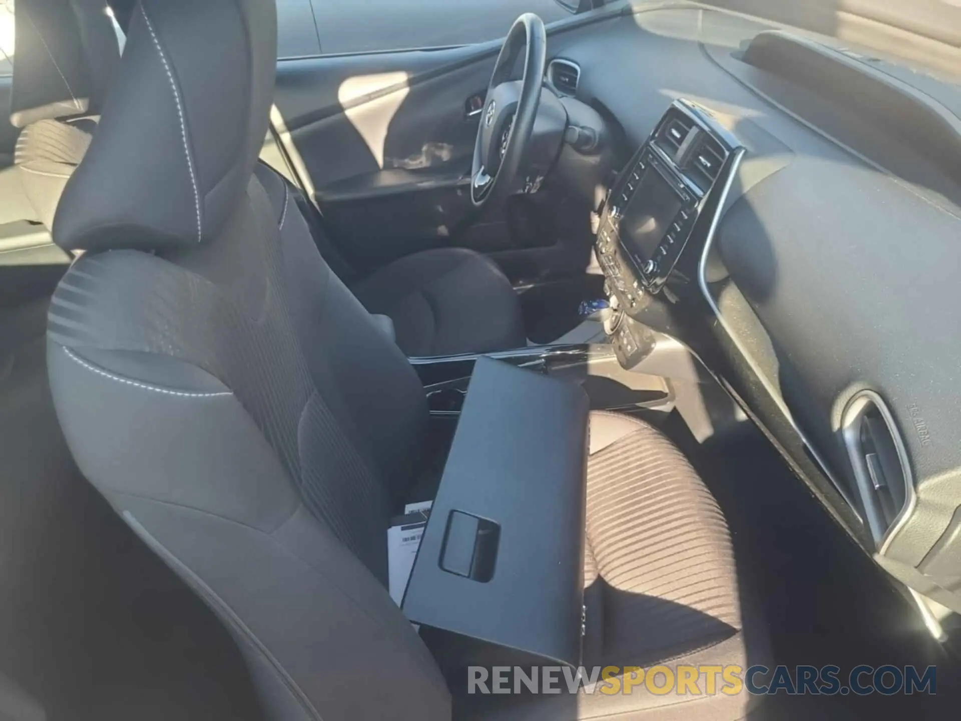 33 fotografías del automóvil dañado JTDKARFP7L3147403 TOYOTA PRIUS PRIME 2020