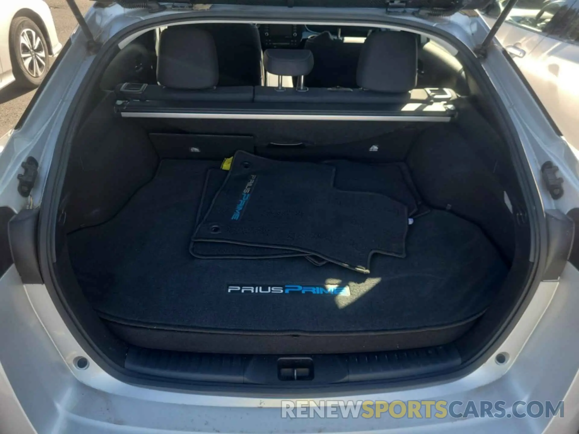 36 fotografías del automóvil dañado JTDKARFP8L3146843 TOYOTA PRIUS PRIME 2020