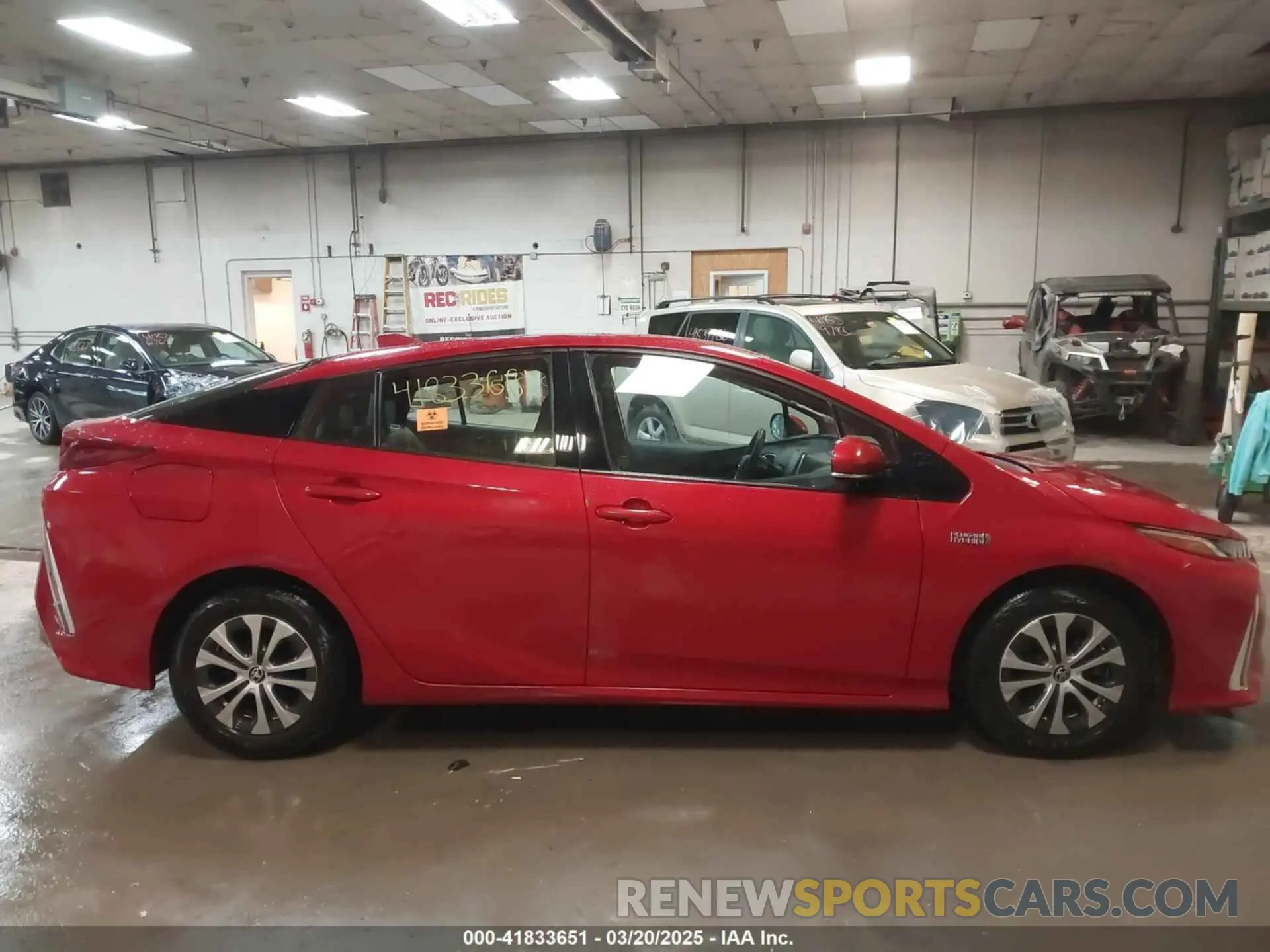 14 fotografías del automóvil dañado JTDKARFP8L3152951 TOYOTA PRIUS PRIME 2020