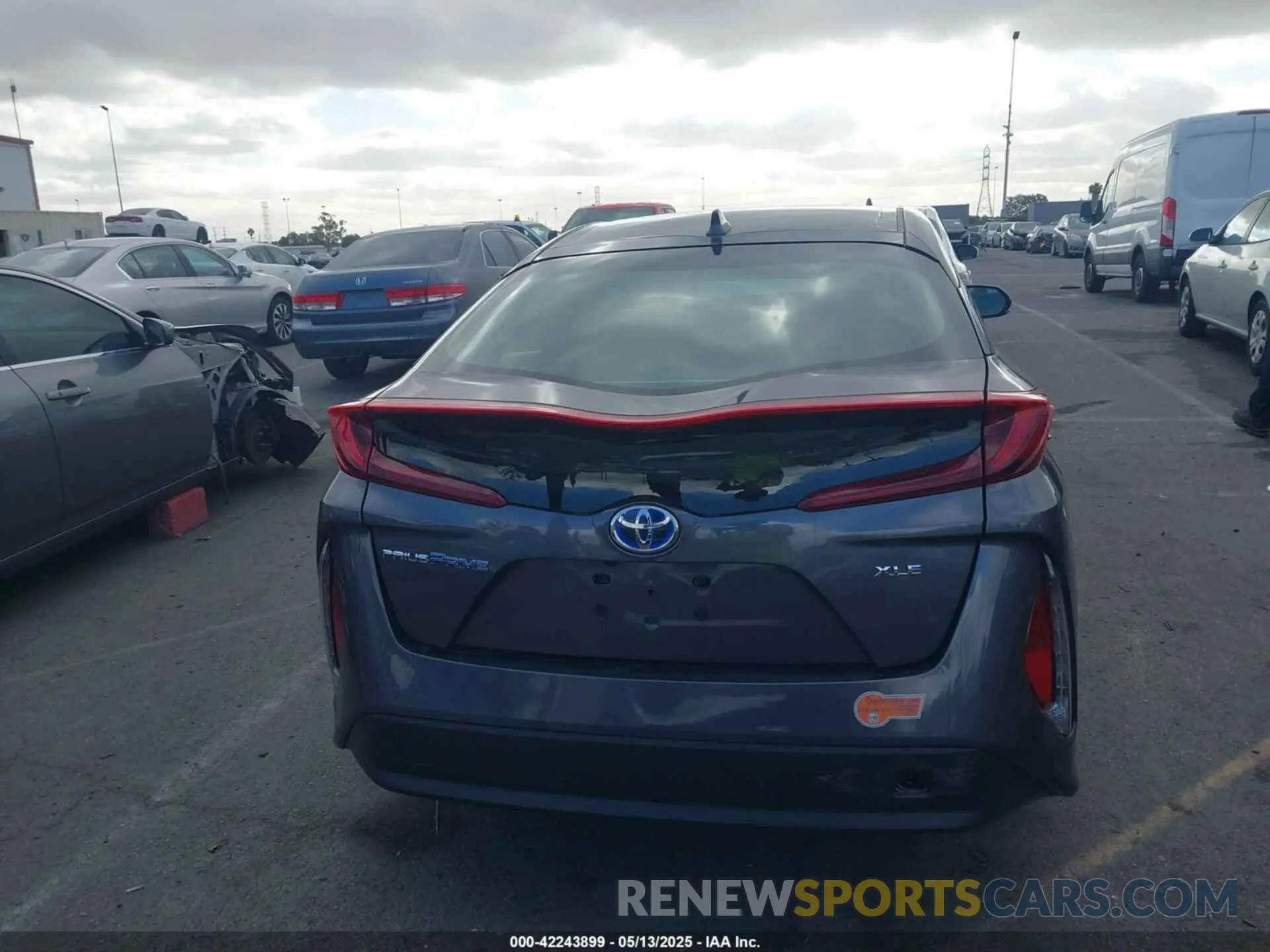 16 fotografías del automóvil dañado JTDKARFP9L3148262 TOYOTA PRIUS PRIME 2020