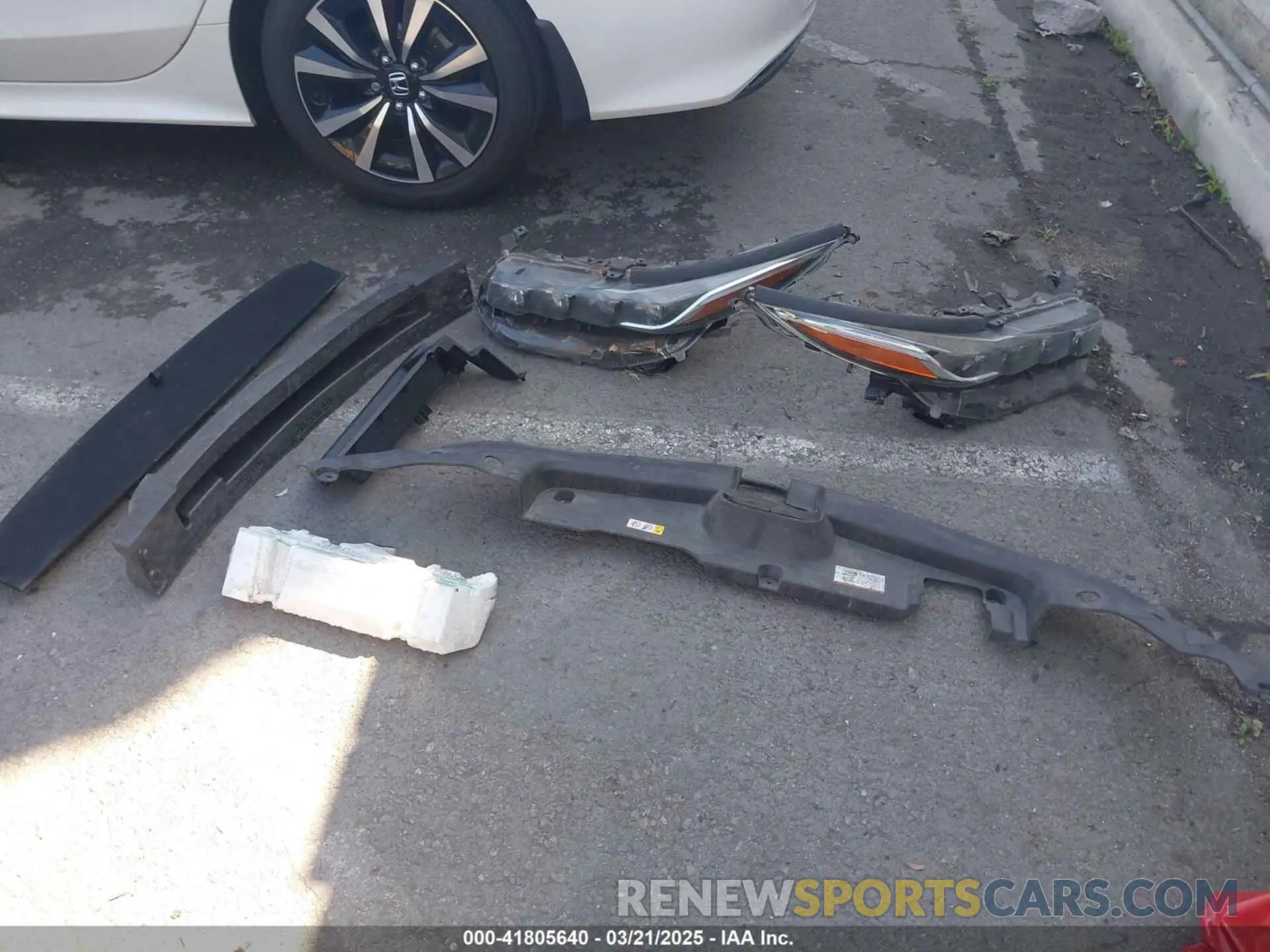 12 fotografías del automóvil dañado JTDKAMFP1M3194060 TOYOTA PRIUS PRIME 2021
