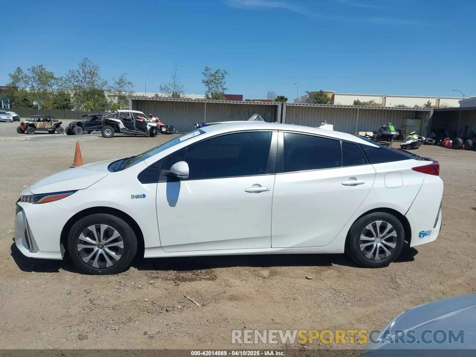14 fotografías del automóvil dañado JTDKAMFP2M3184900 TOYOTA PRIUS PRIME 2021