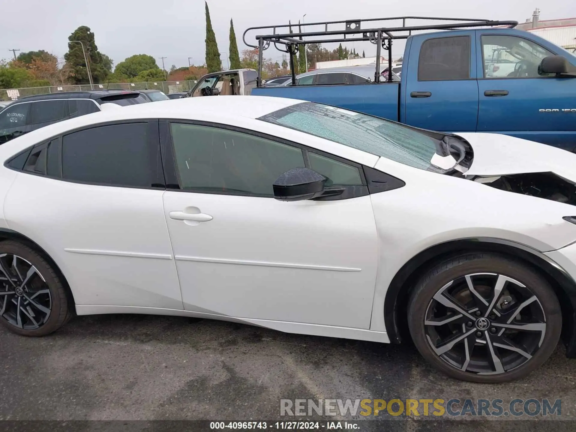 13 fotografías del automóvil dañado JTDACACUXP3002217 TOYOTA PRIUS PRIME 2023