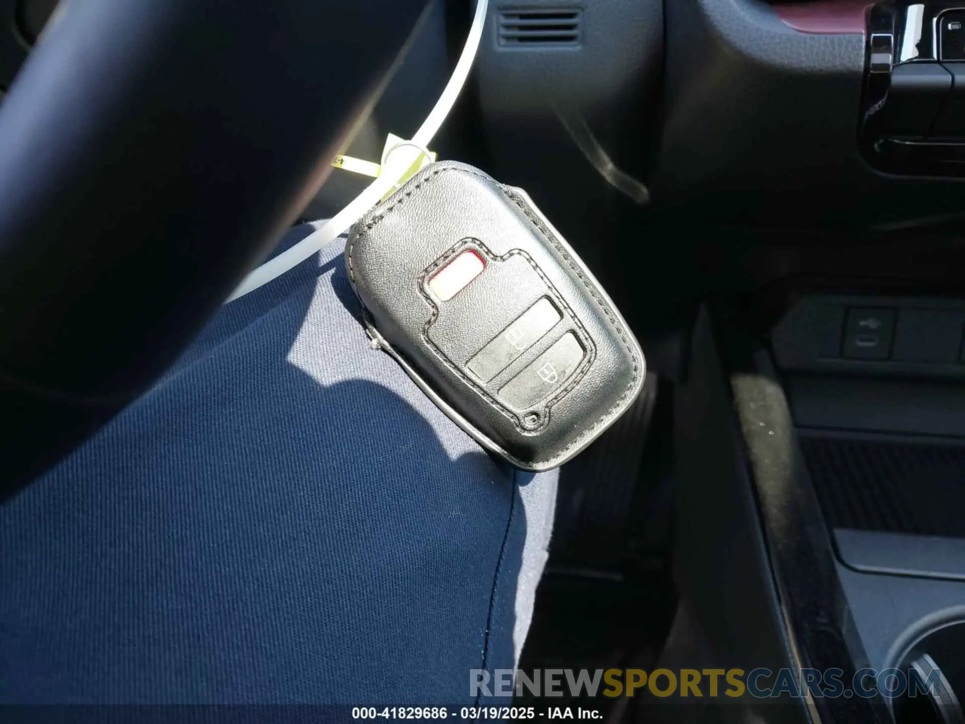 11 fotografías del automóvil dañado JTDACACU1R3037005 TOYOTA PRIUS PRIME 2024