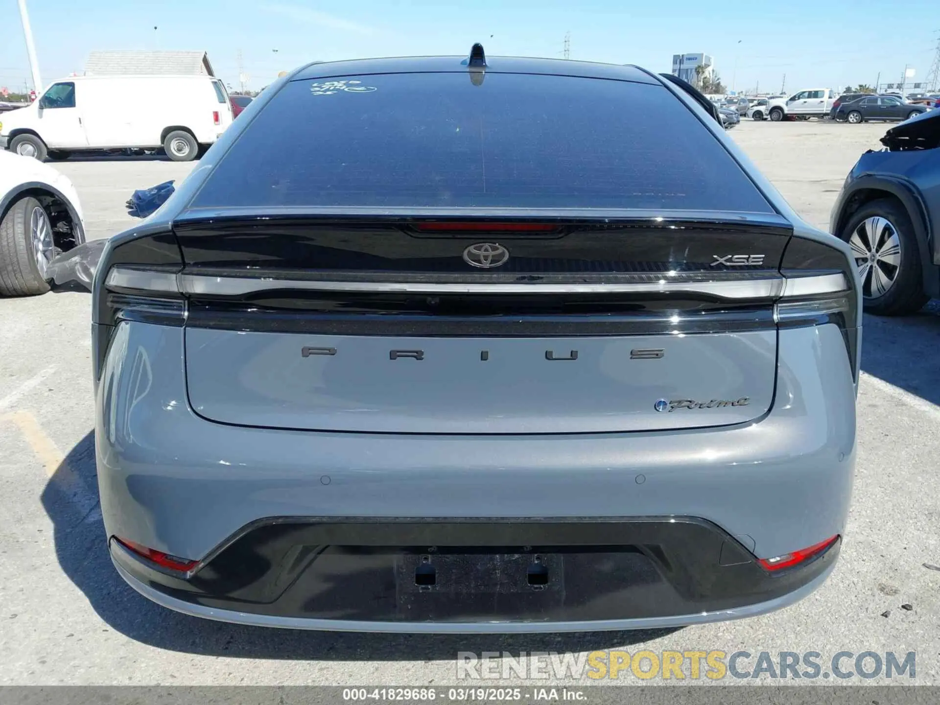 16 fotografías del automóvil dañado JTDACACU1R3037005 TOYOTA PRIUS PRIME 2024