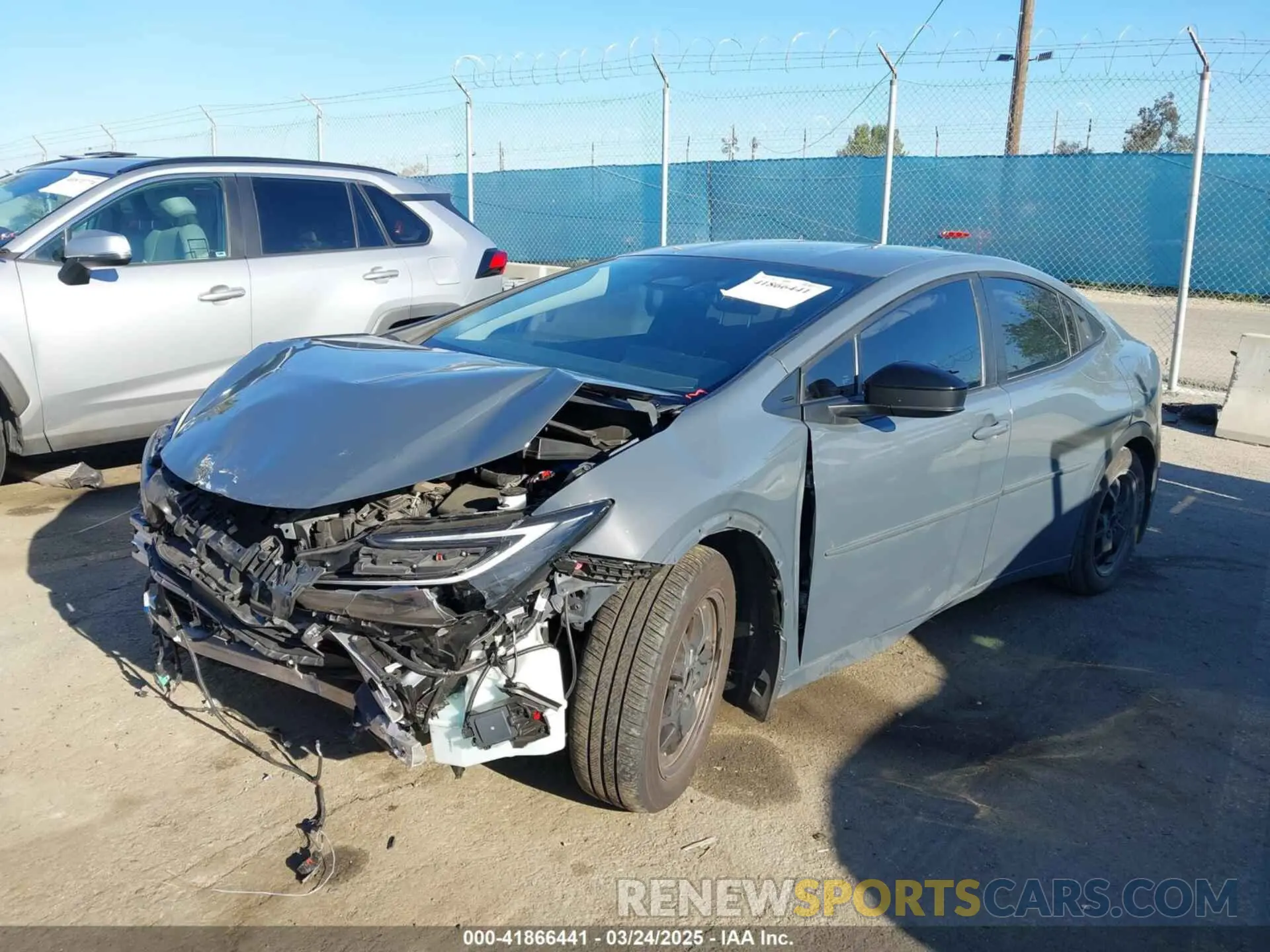 2 fotografías del automóvil dañado JTDACACU4R3013796 TOYOTA PRIUS PRIME 2024