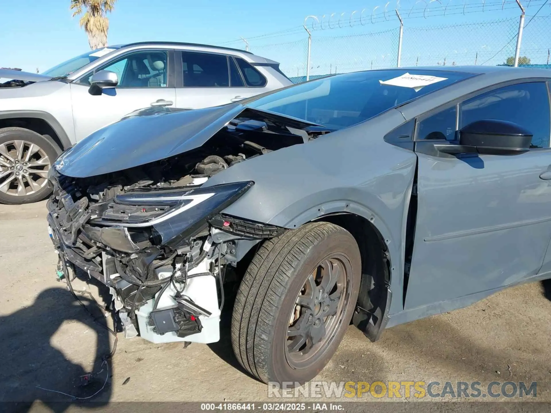 6 fotografías del automóvil dañado JTDACACU4R3013796 TOYOTA PRIUS PRIME 2024
