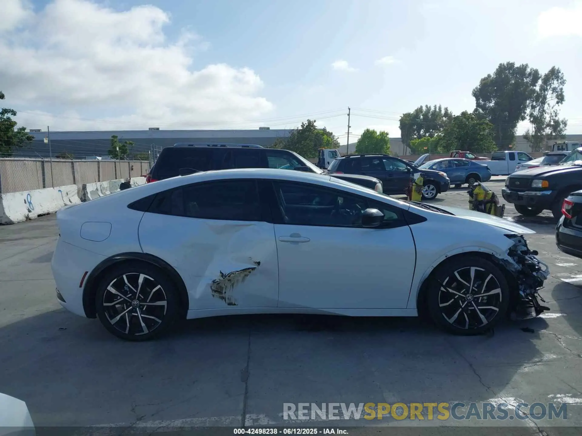 14 fotografías del automóvil dañado JTDACACU9R3023174 TOYOTA PRIUS PRIME 2024