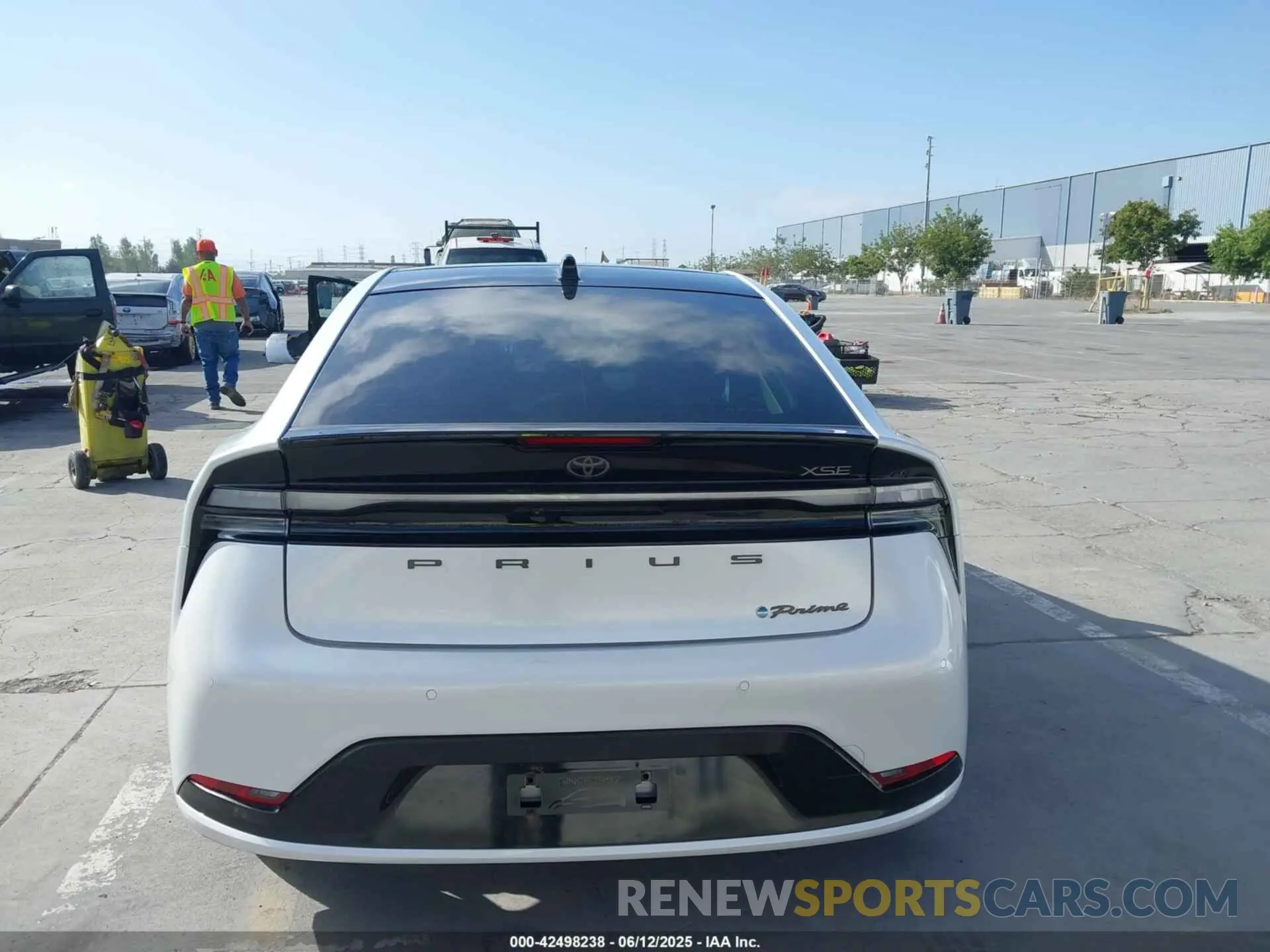 17 fotografías del automóvil dañado JTDACACU9R3023174 TOYOTA PRIUS PRIME 2024
