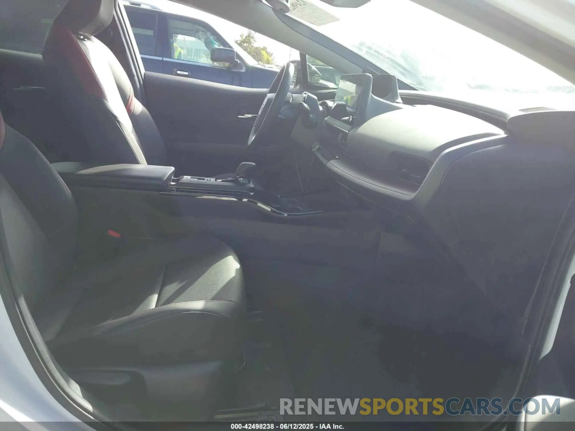 5 fotografías del automóvil dañado JTDACACU9R3023174 TOYOTA PRIUS PRIME 2024