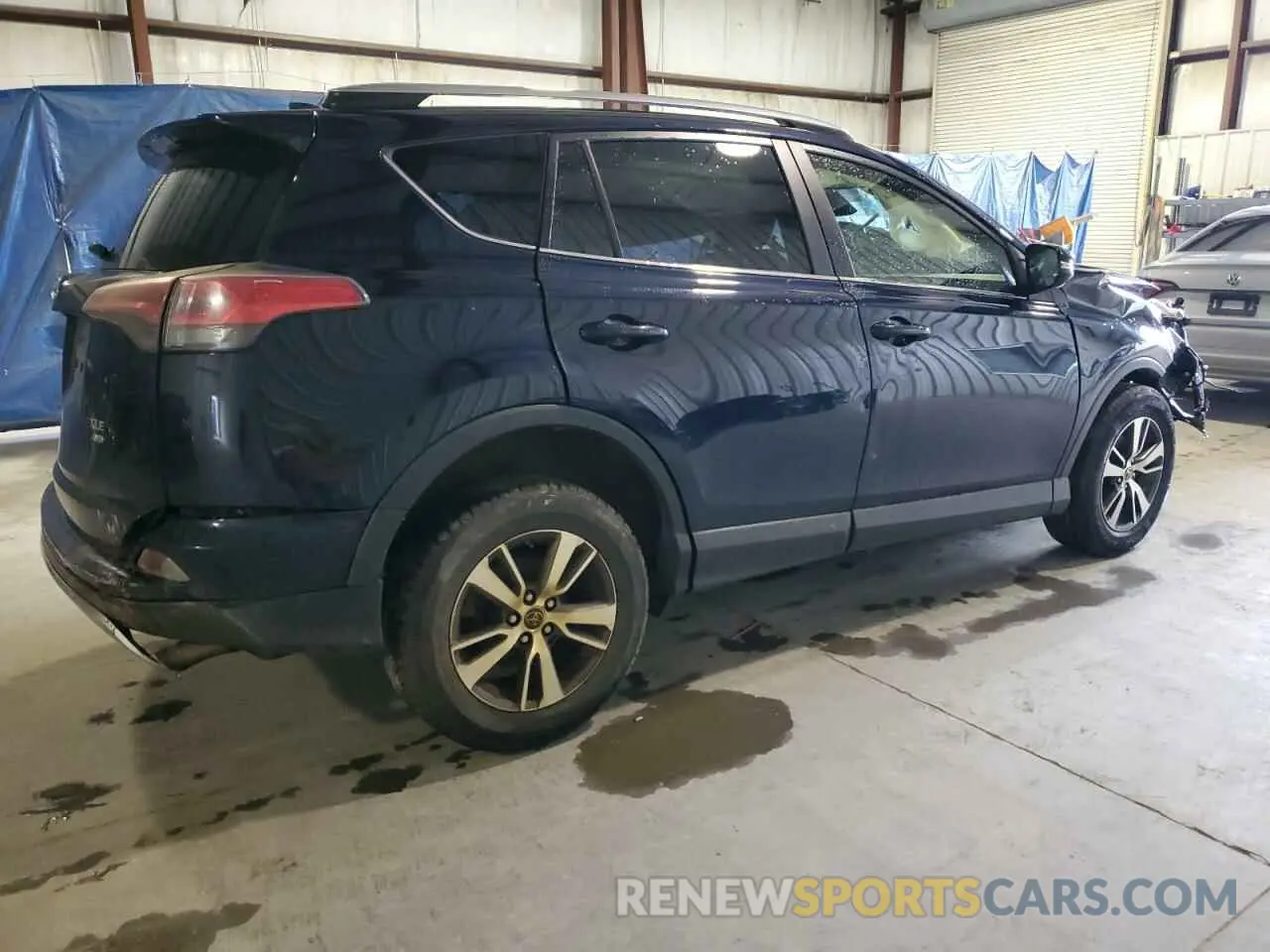 3 fotografías del automóvil dañado JTMRFREV2HD216516 TOYOTA RAV4 2017