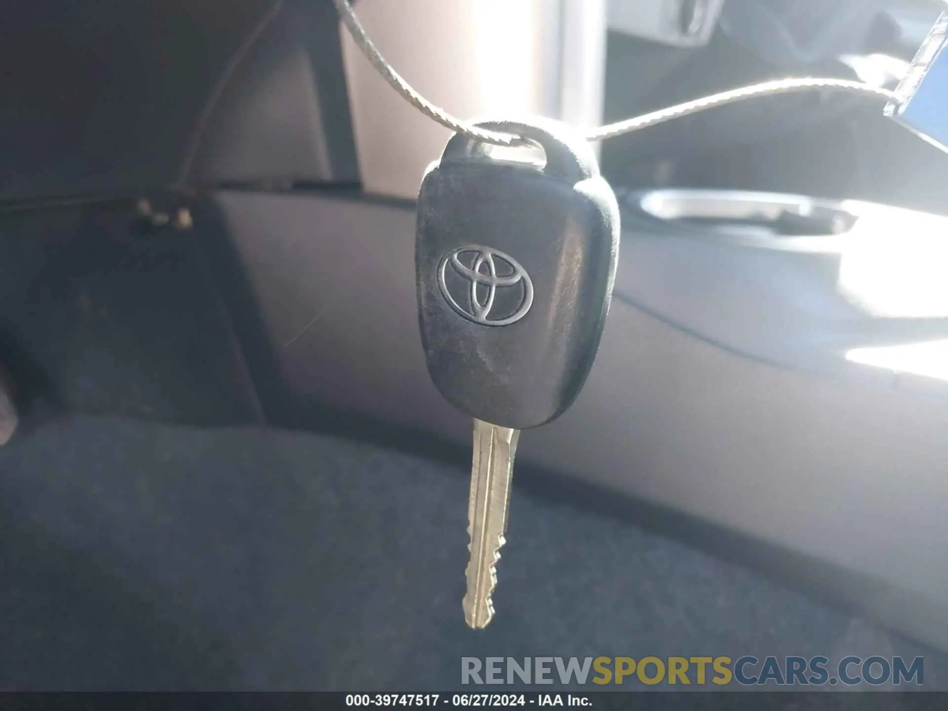 11 fotografías del automóvil dañado JTMZFREVXJJ155505 TOYOTA RAV4 2018