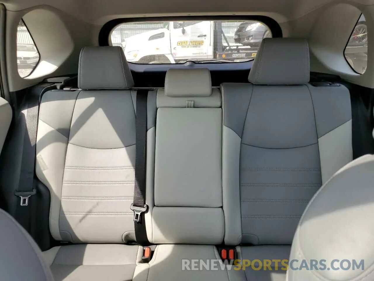 10 fotografías del automóvil dañado 2T3A1RFV0KC040006 TOYOTA RAV4 2019