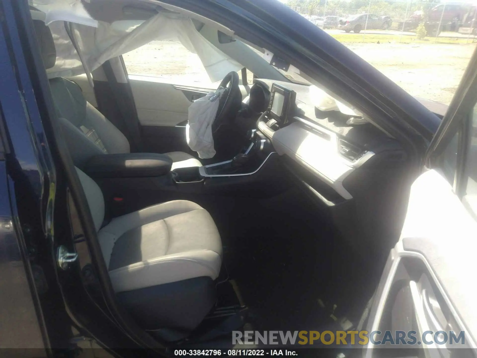 5 fotografías del automóvil dañado 2T3A1RFV0KW051358 TOYOTA RAV4 2019