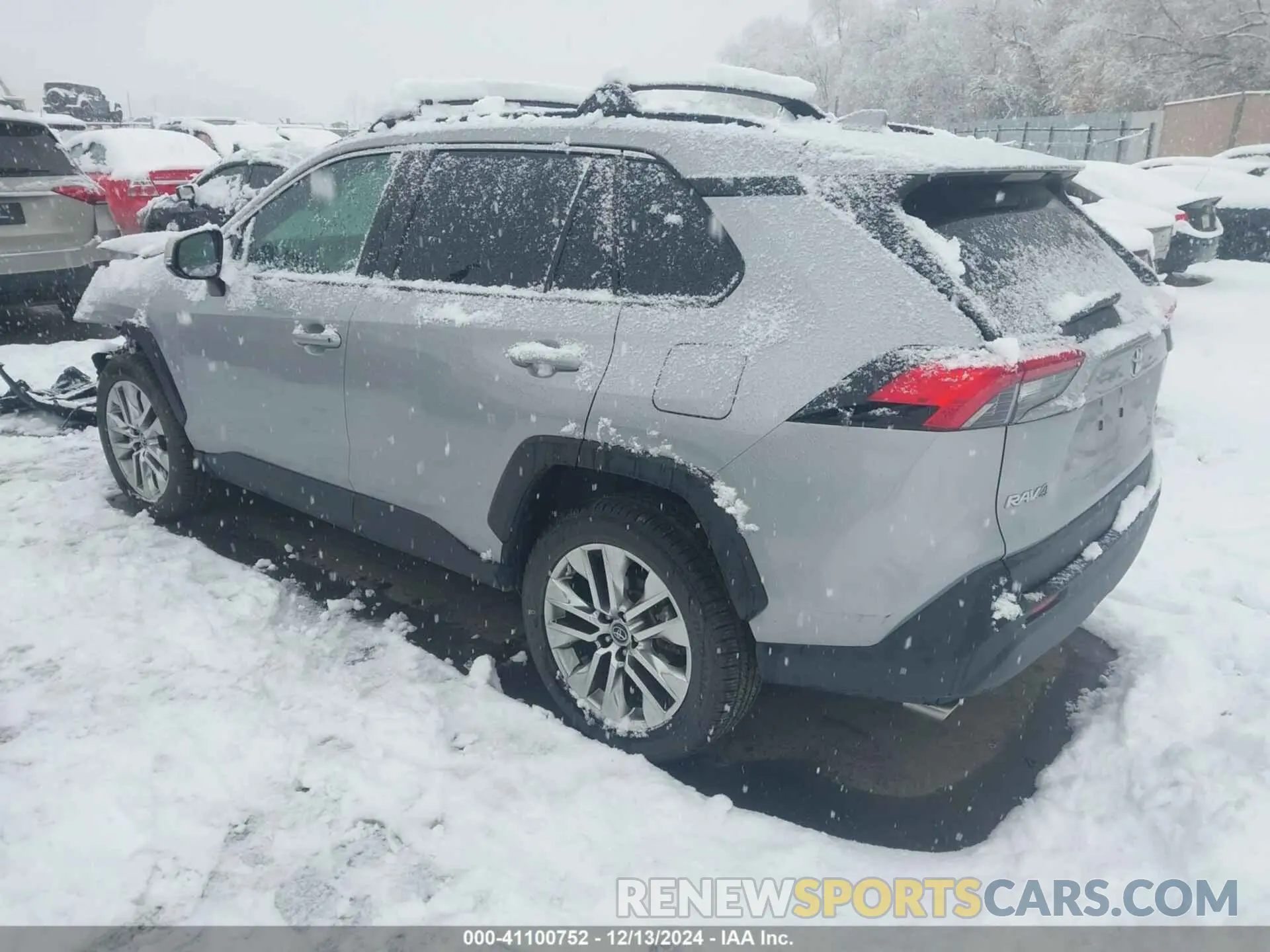 3 fotografías del automóvil dañado 2T3A1RFV1KW038490 TOYOTA RAV4 2019