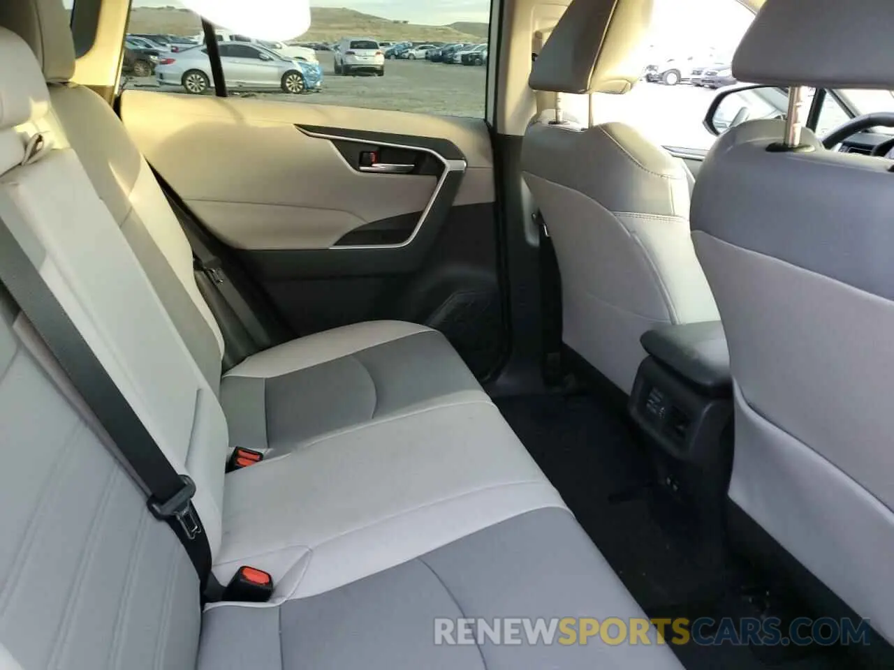 10 fotografías del automóvil dañado 2T3A1RFV2KW077508 TOYOTA RAV4 2019