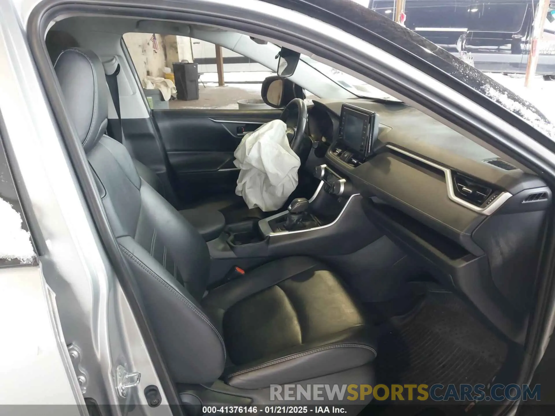 5 fotografías del automóvil dañado 2T3A1RFV3KW064119 TOYOTA RAV4 2019