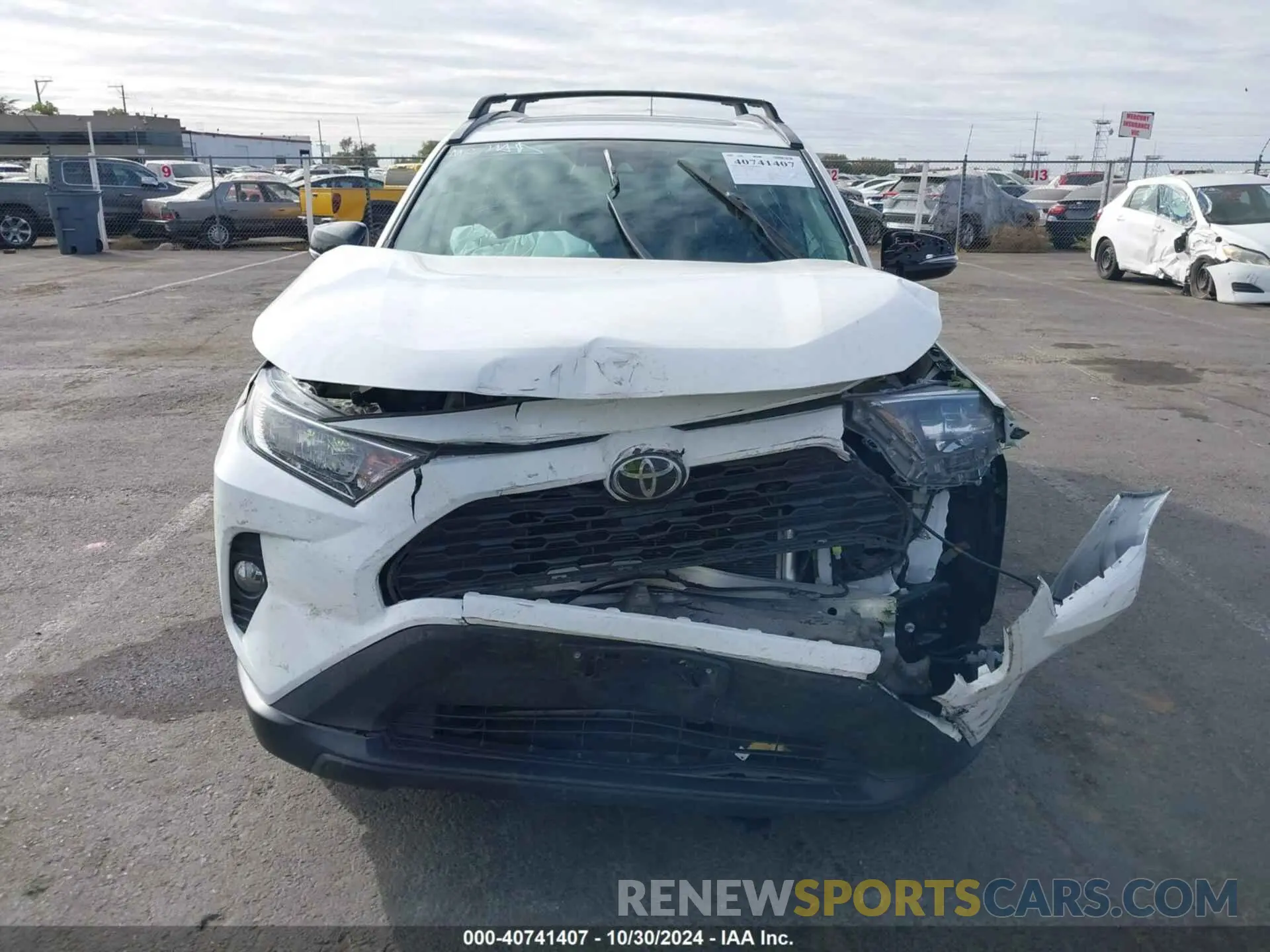 12 fotografías del automóvil dañado 2T3A1RFV4KC050778 TOYOTA RAV4 2019