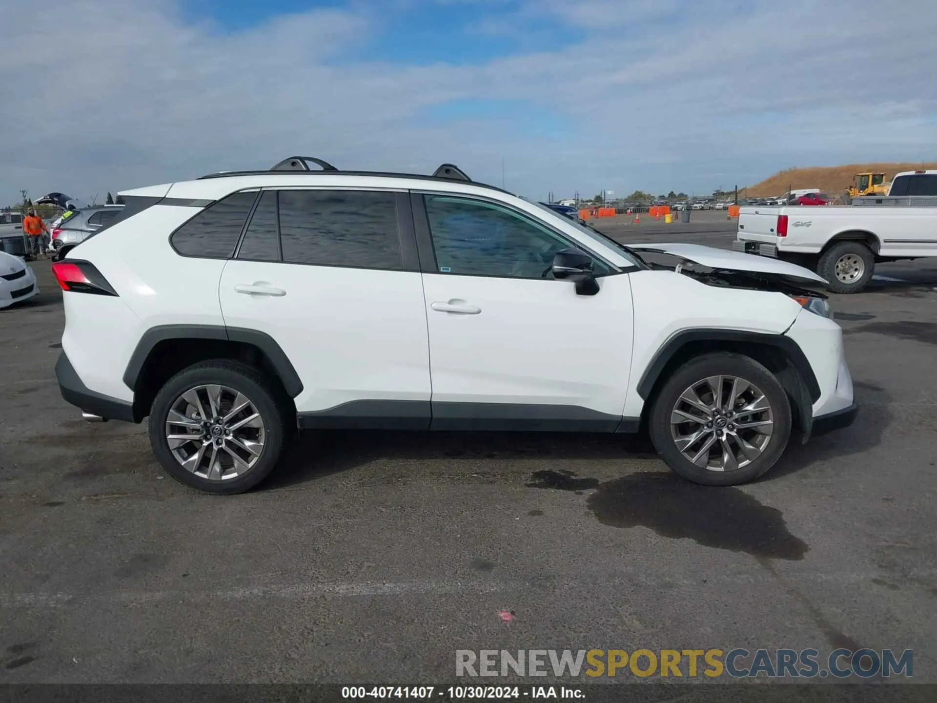 13 fotografías del automóvil dañado 2T3A1RFV4KC050778 TOYOTA RAV4 2019