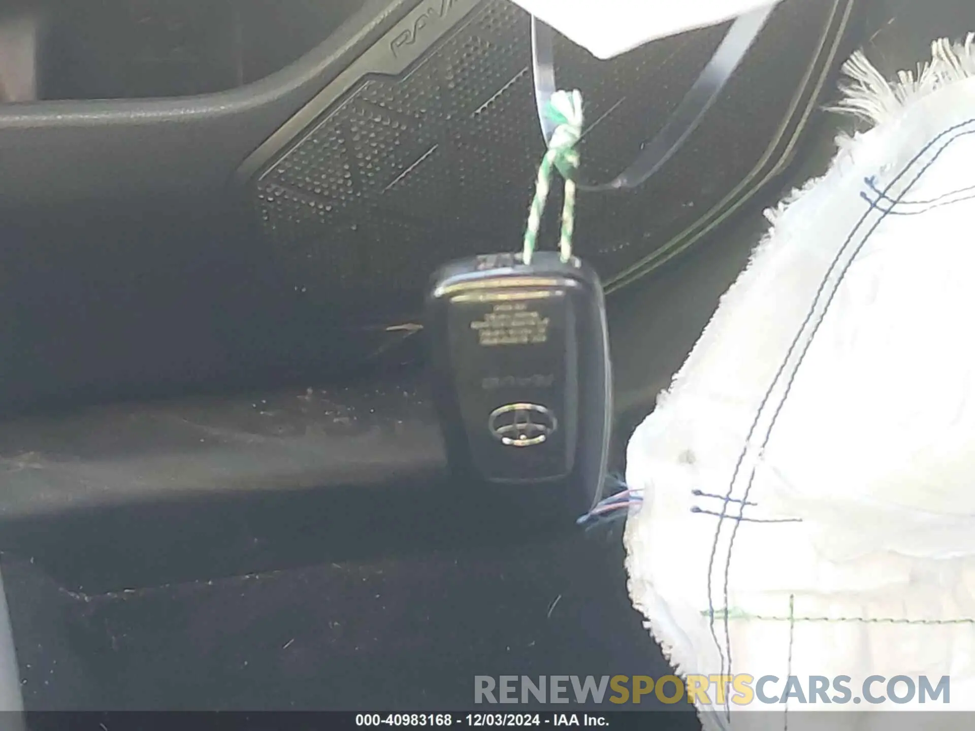 11 fotografías del automóvil dañado 2T3A1RFV6KC051950 TOYOTA RAV4 2019
