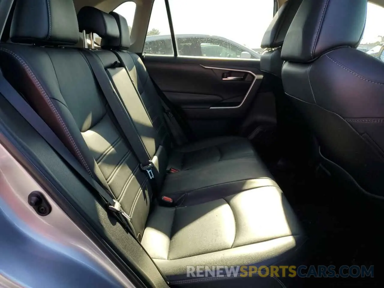 11 fotografías del automóvil dañado 2T3A1RFV8KC031456 TOYOTA RAV4 2019