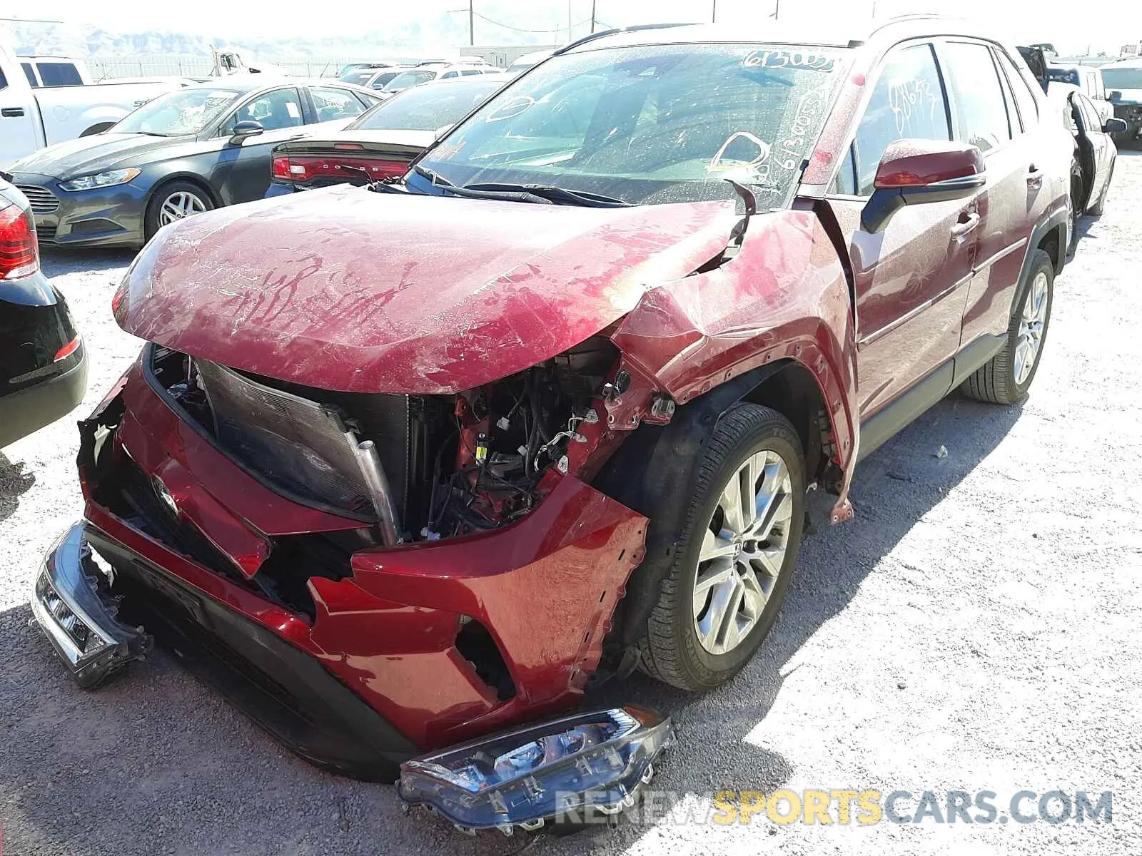 2 fotografías del automóvil dañado 2T3A1RFV8KC046491 TOYOTA RAV4 2019
