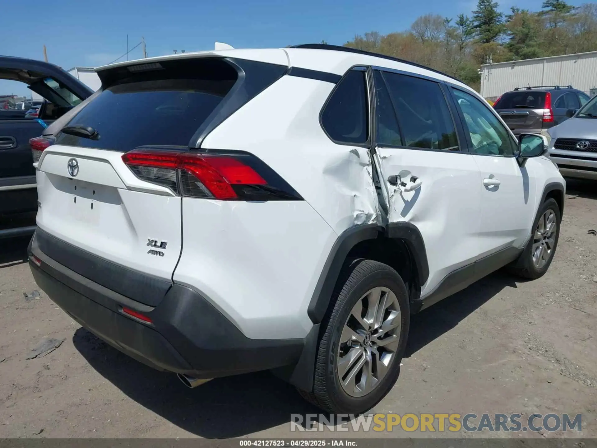 4 fotografías del automóvil dañado 2T3A1RFV8KW063483 TOYOTA RAV4 2019