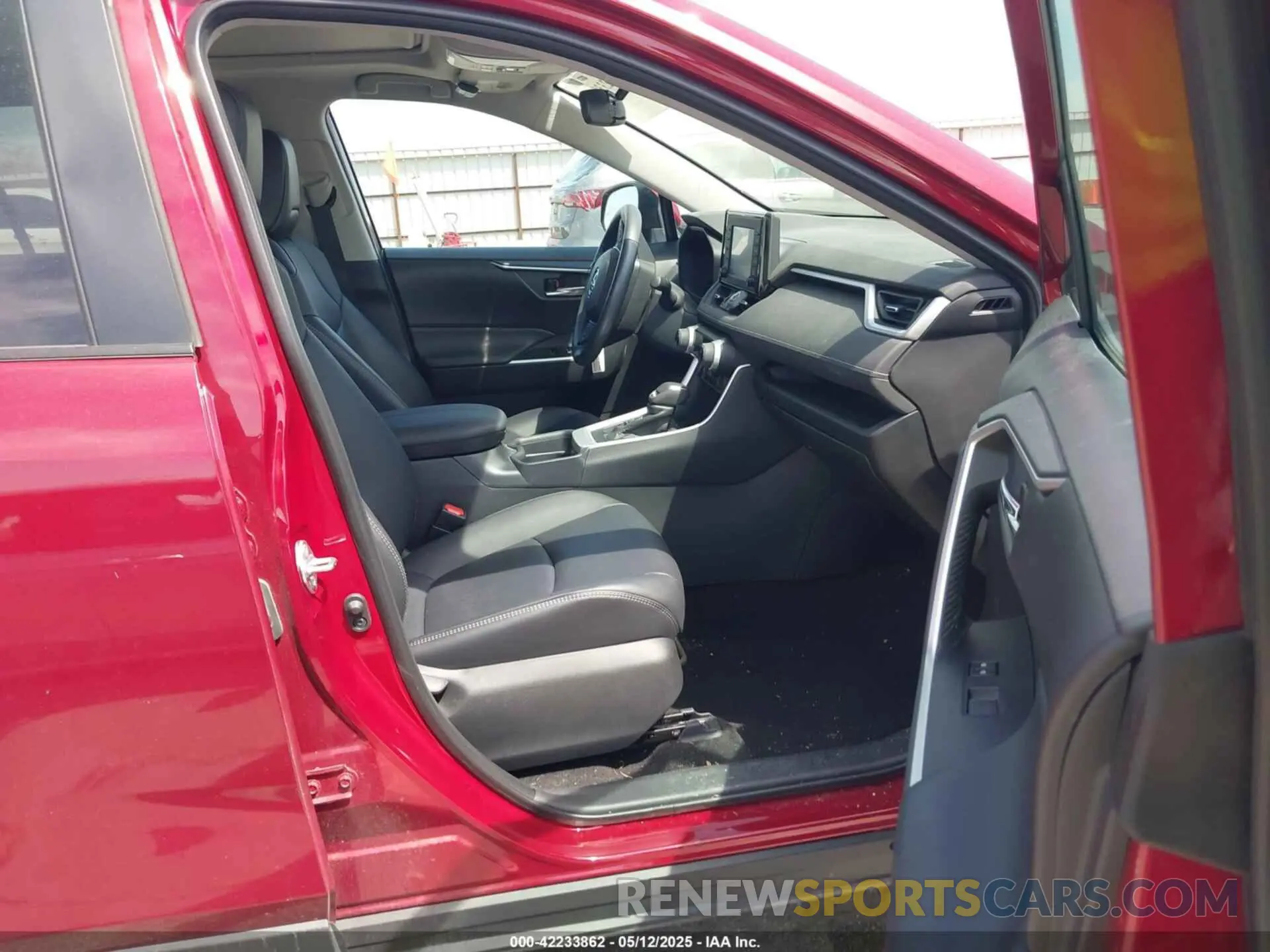 5 fotografías del automóvil dañado 2T3A1RFV8KW080641 TOYOTA RAV4 2019