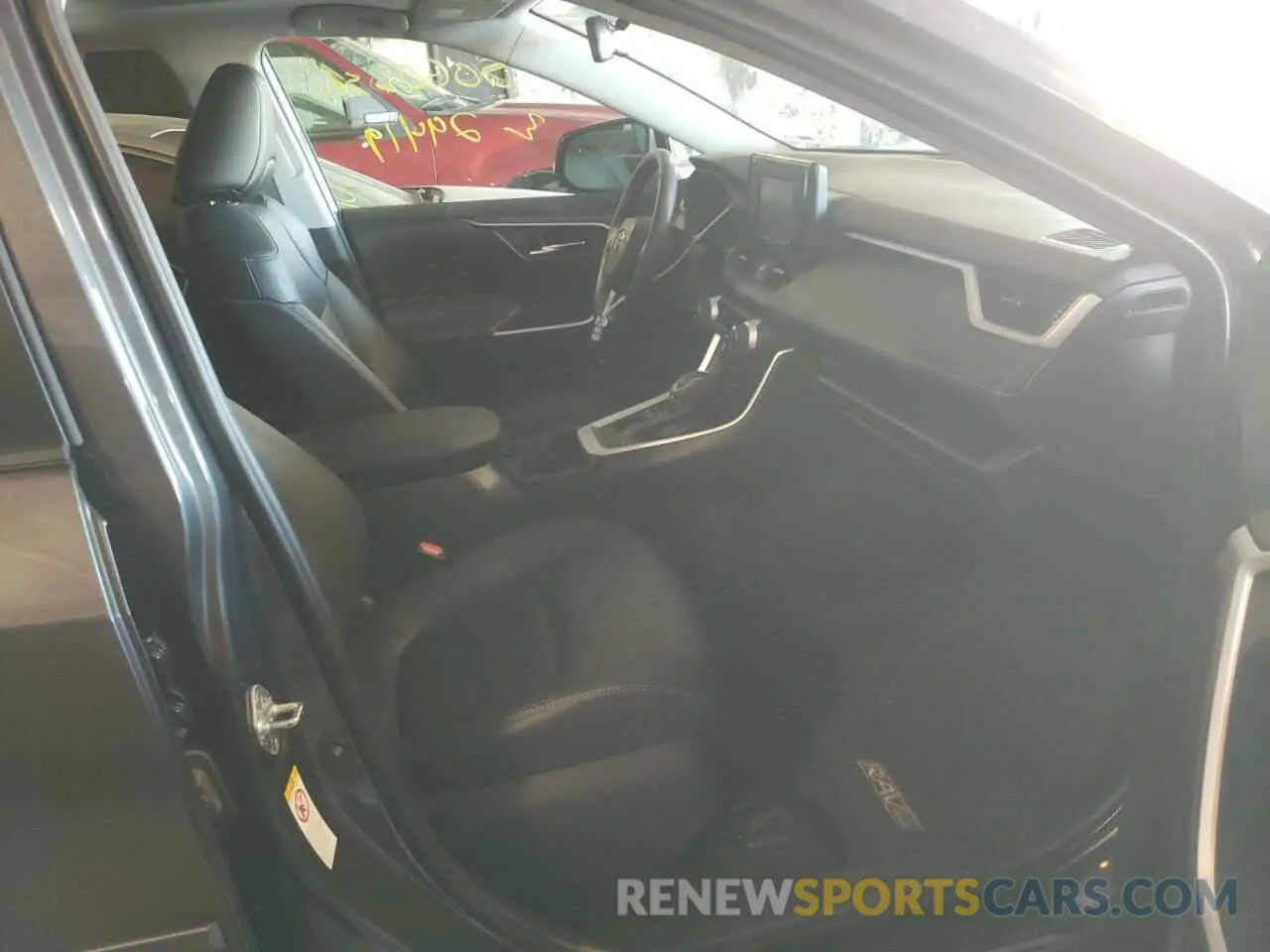 5 fotografías del automóvil dañado 2T3A1RFVXKW008436 TOYOTA RAV4 2019