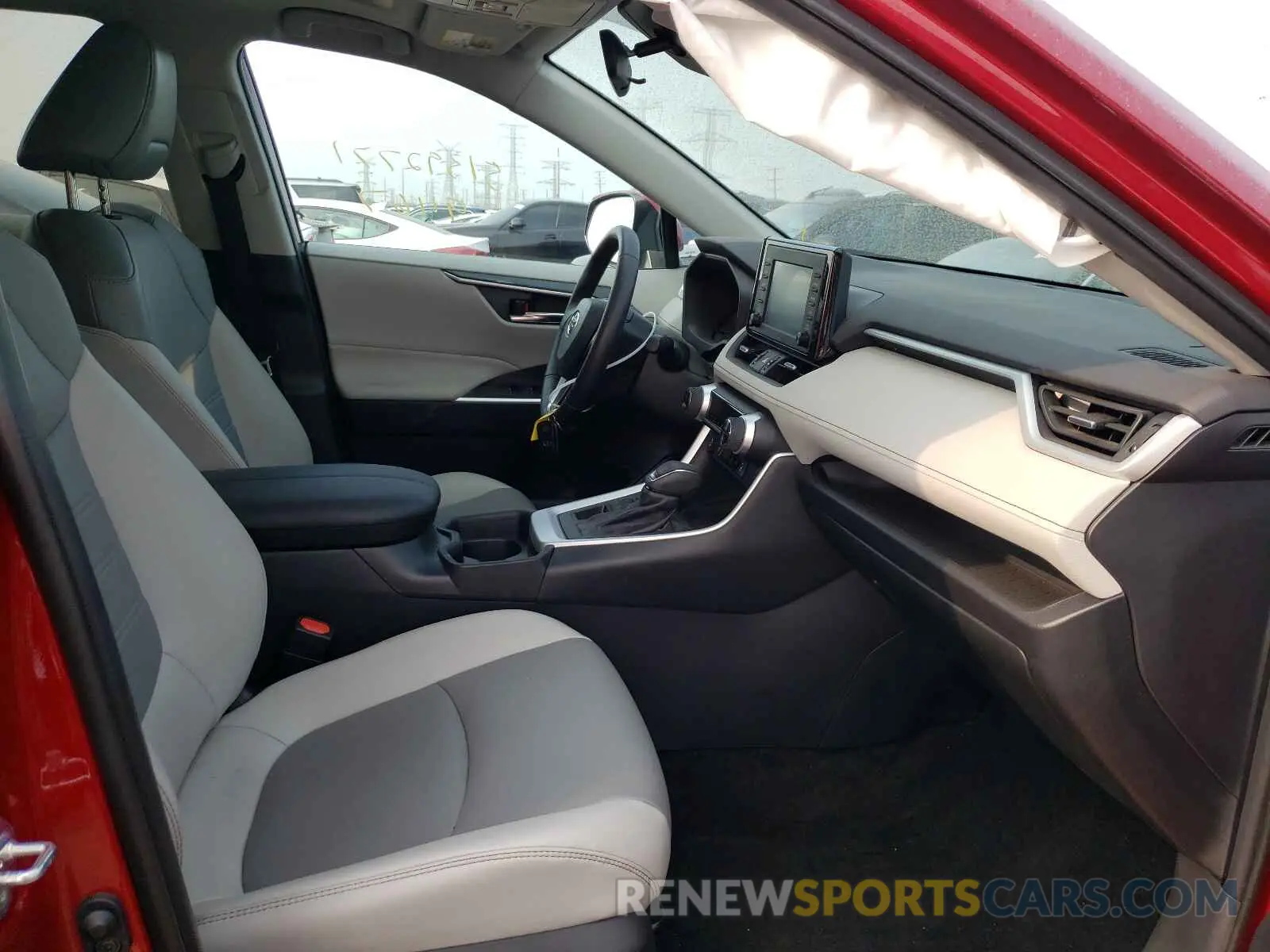 5 fotografías del automóvil dañado 2T3A1RFVXKW070919 TOYOTA RAV4 2019