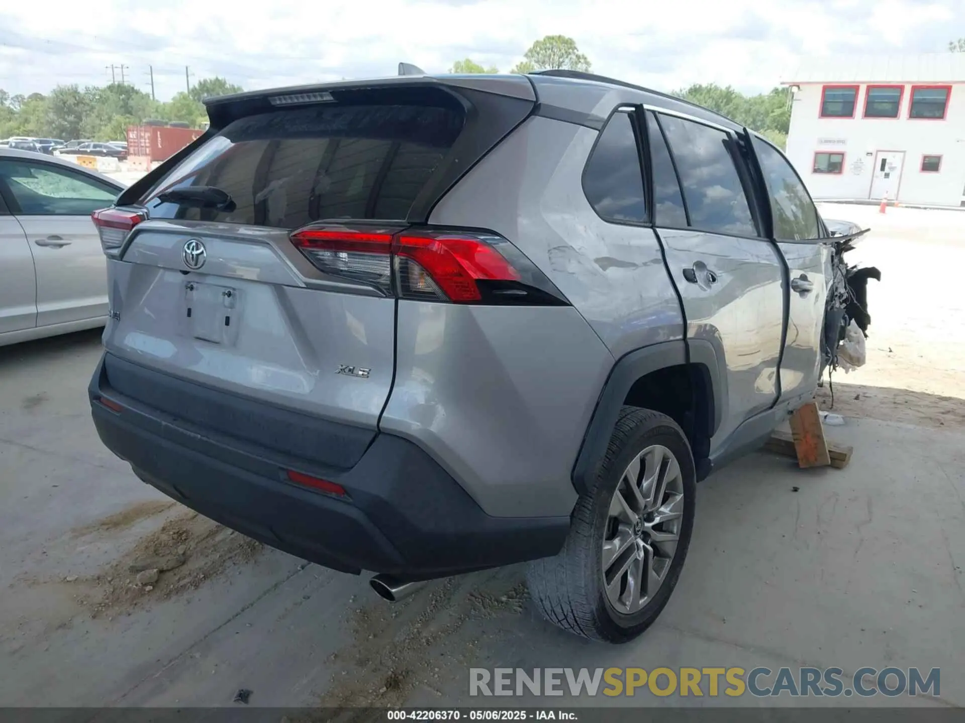 4 fotografías del automóvil dañado 2T3C1RFV0KW034830 TOYOTA RAV4 2019