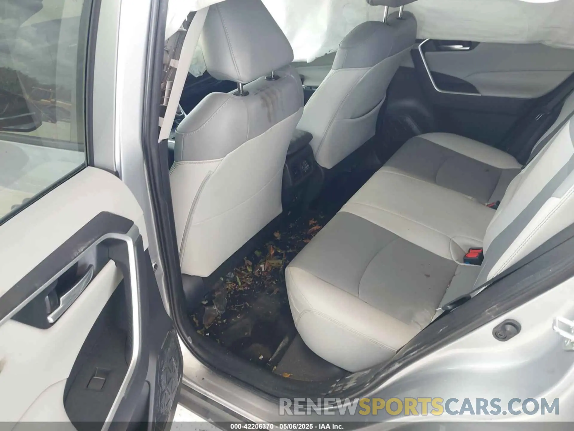 8 fotografías del automóvil dañado 2T3C1RFV0KW034830 TOYOTA RAV4 2019