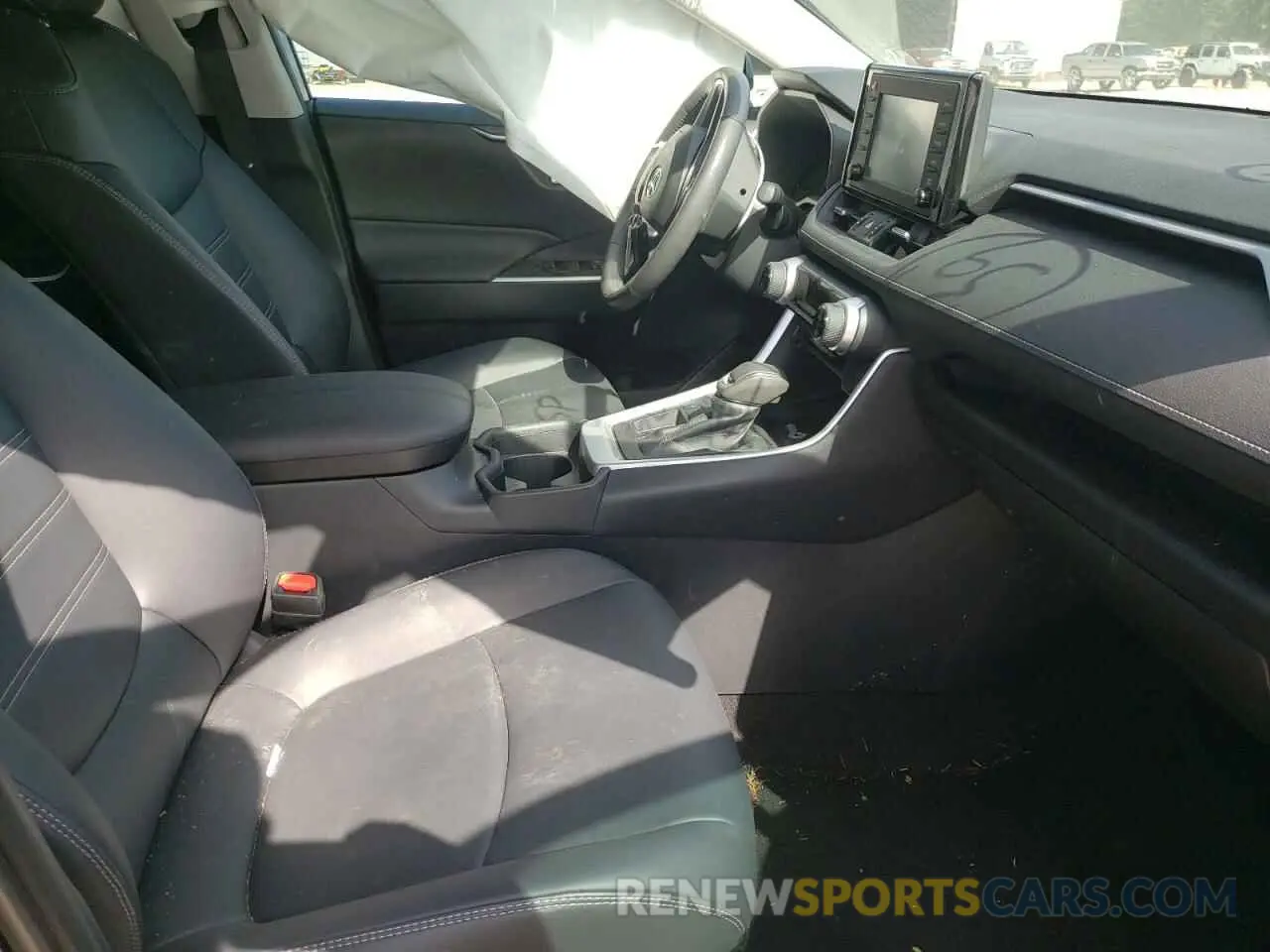 5 fotografías del automóvil dañado 2T3C1RFV1KW006681 TOYOTA RAV4 2019