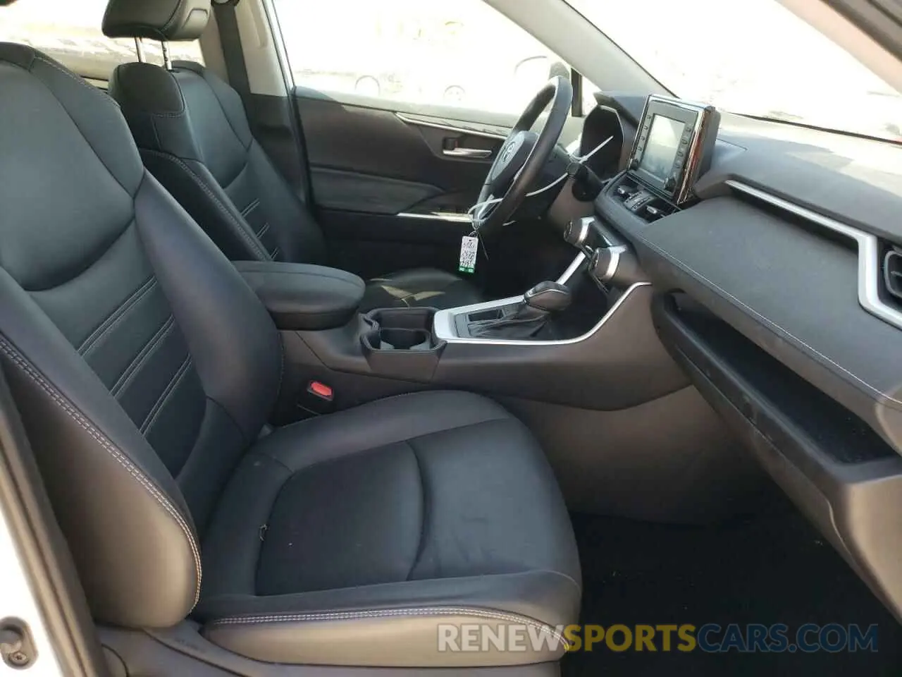 5 fotografías del automóvil dañado 2T3C1RFV2KW017950 TOYOTA RAV4 2019
