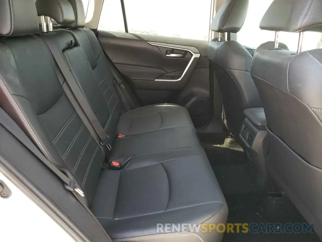 6 fotografías del automóvil dañado 2T3C1RFV2KW017950 TOYOTA RAV4 2019