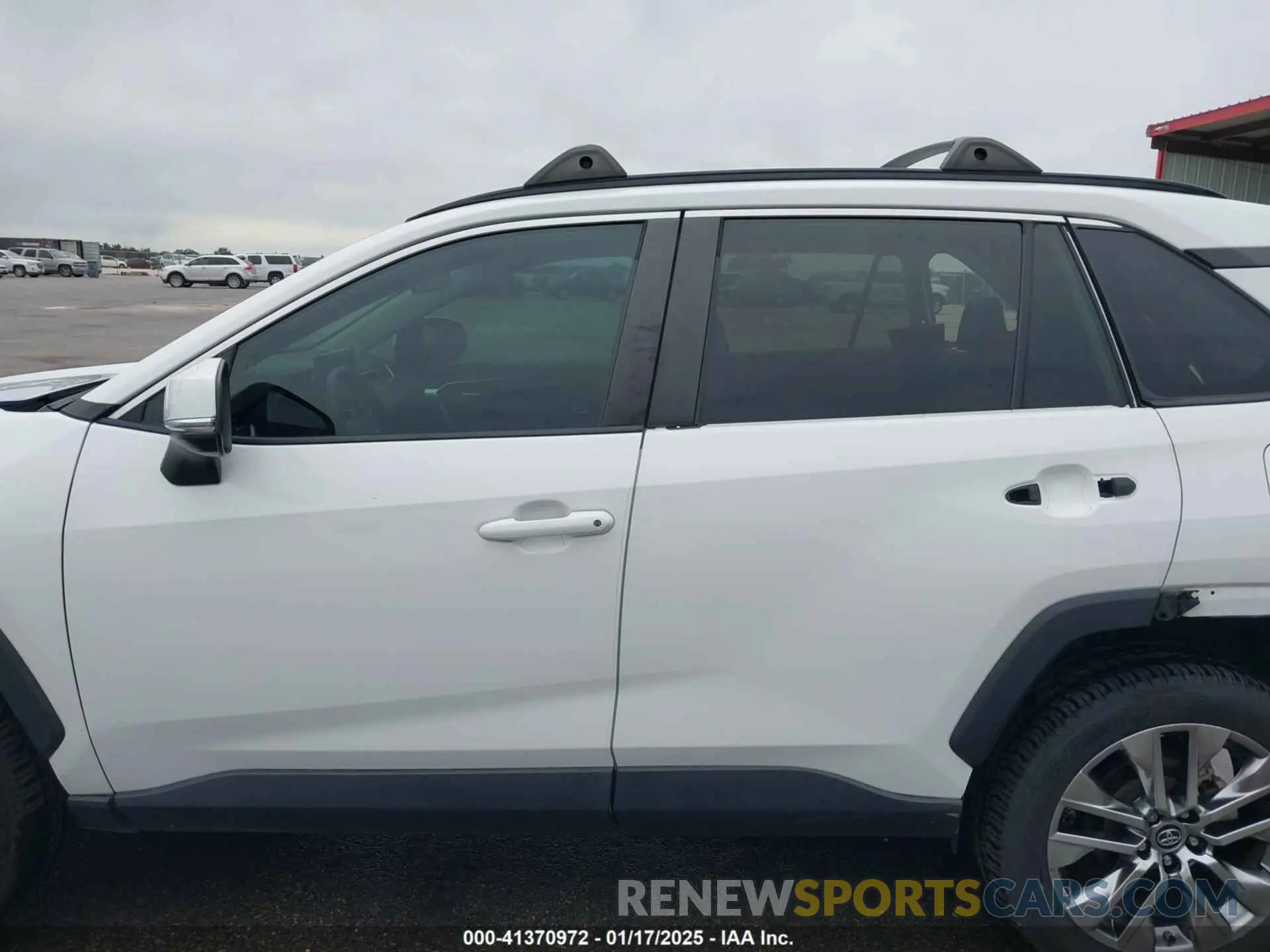 15 fotografías del automóvil dañado 2T3C1RFV3KW045496 TOYOTA RAV4 2019