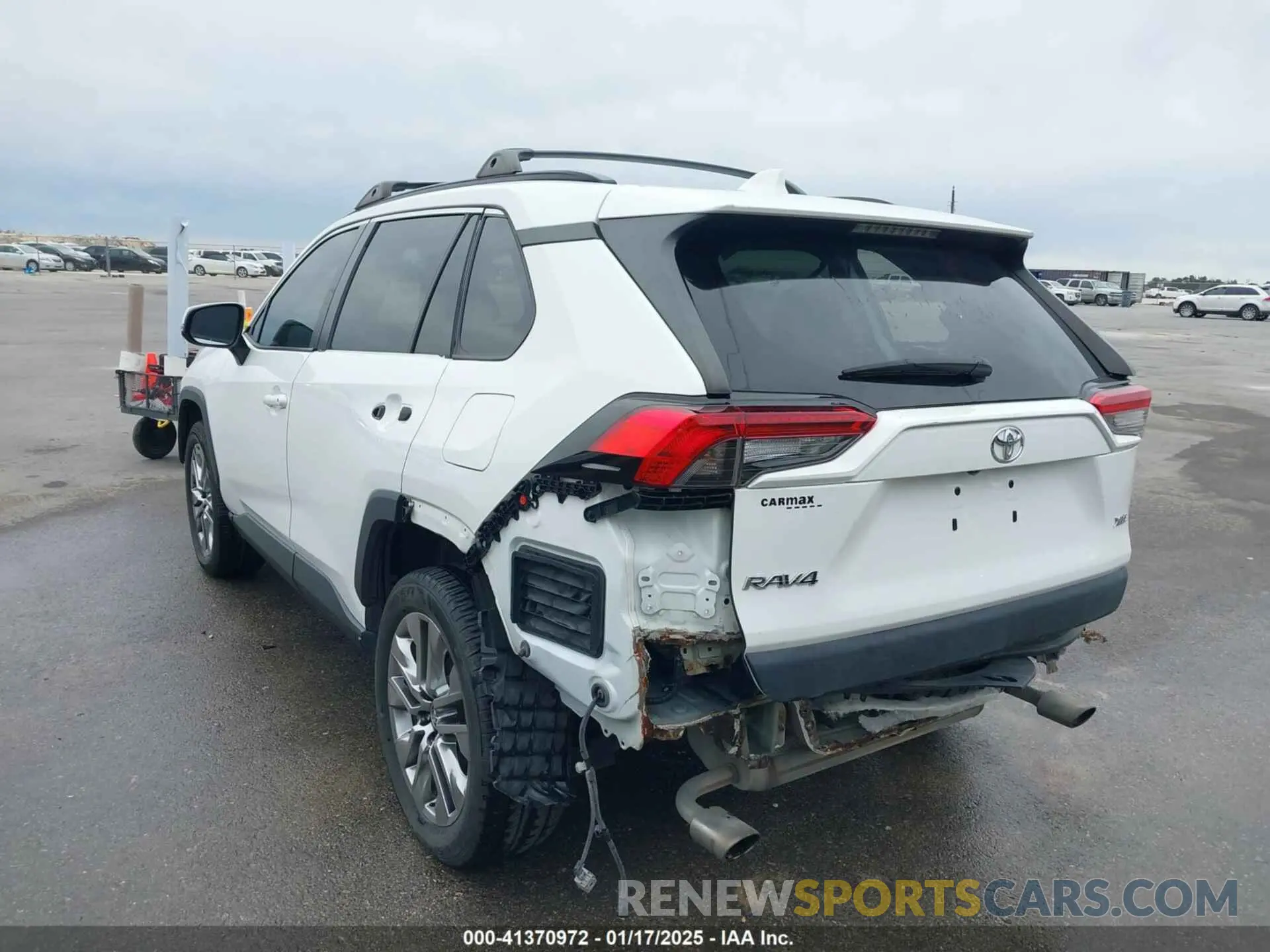3 fotografías del automóvil dañado 2T3C1RFV3KW045496 TOYOTA RAV4 2019