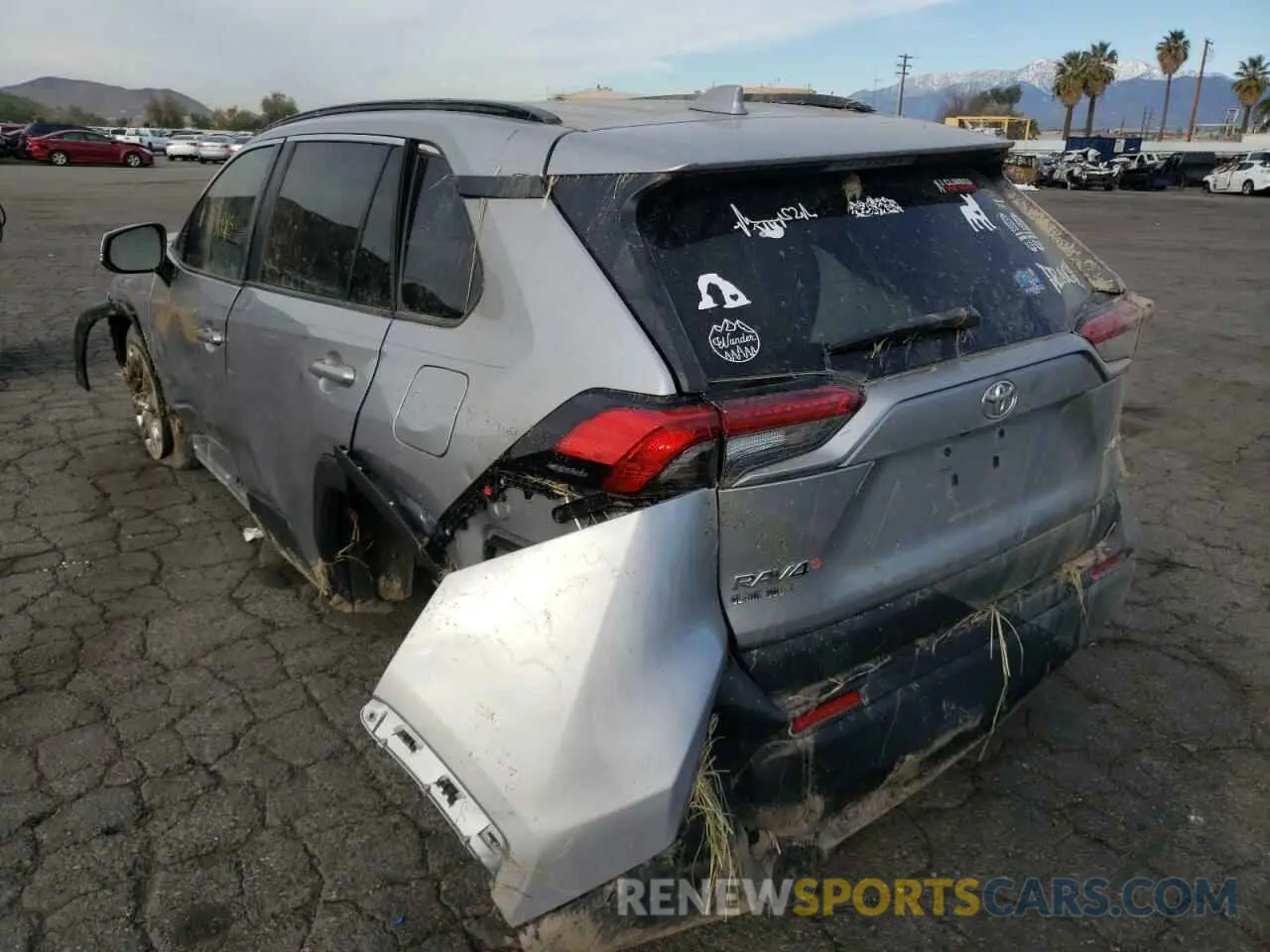 3 fotografías del automóvil dañado 2T3C1RFV4KC028756 TOYOTA RAV4 2019