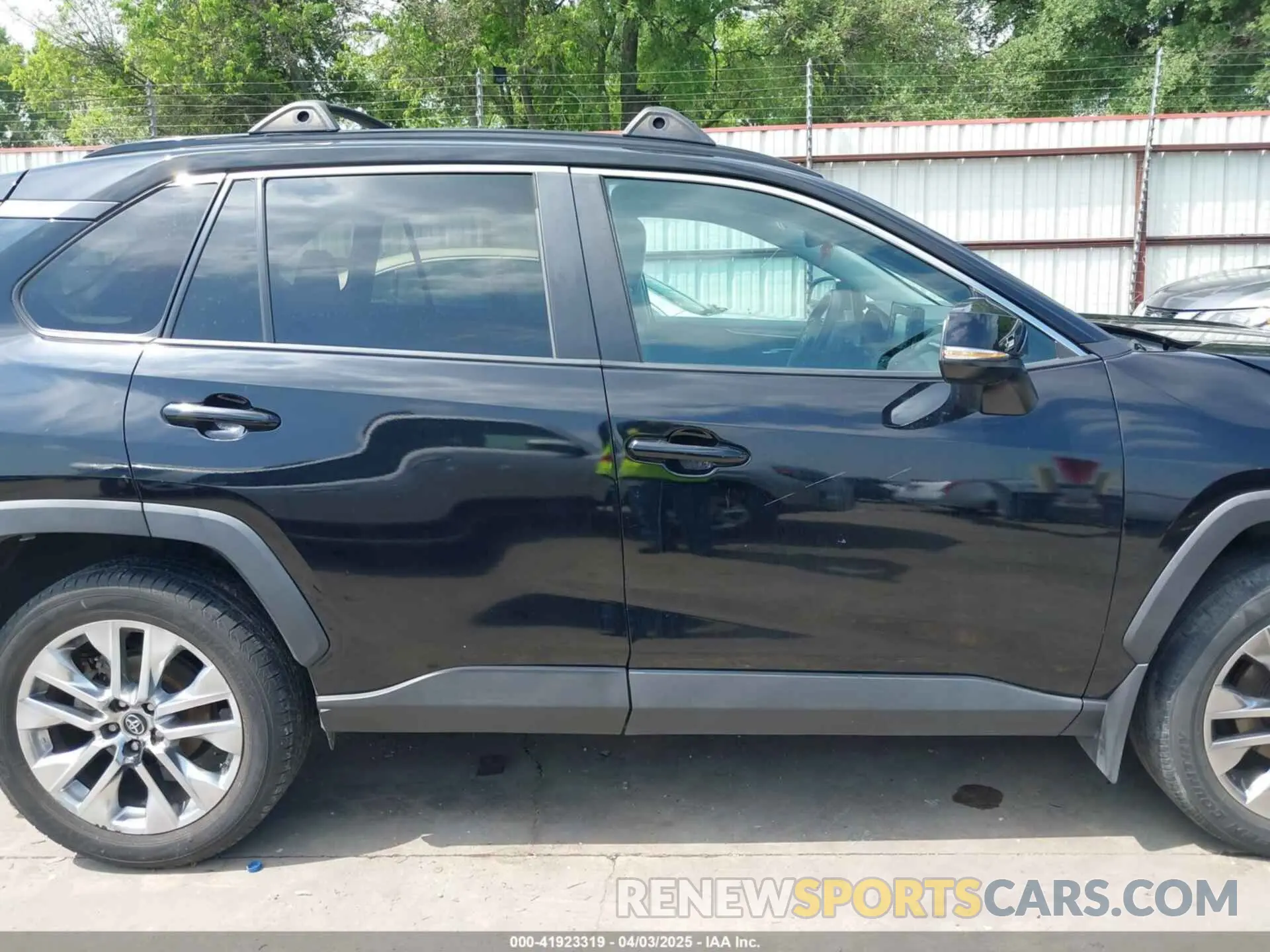 14 fotografías del automóvil dañado 2T3C1RFV4KW021885 TOYOTA RAV4 2019