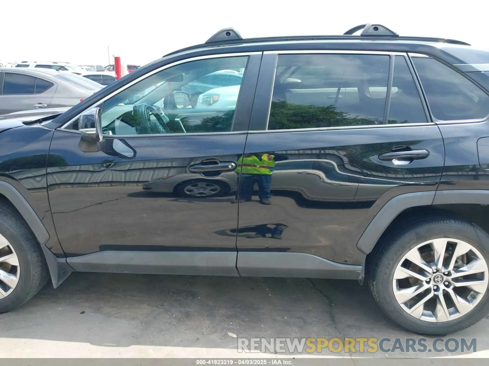 15 fotografías del automóvil dañado 2T3C1RFV4KW021885 TOYOTA RAV4 2019