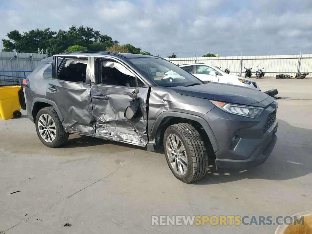 4 fotografías del automóvil dañado 2T3C1RFV5KC003039 TOYOTA RAV4 2019