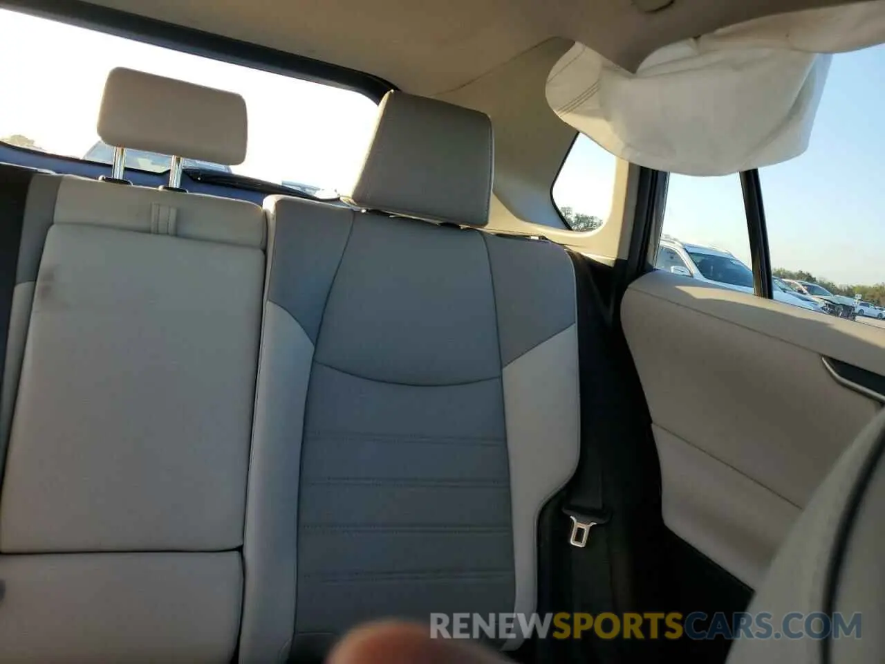 10 fotografías del automóvil dañado 2T3C1RFV7KW040611 TOYOTA RAV4 2019