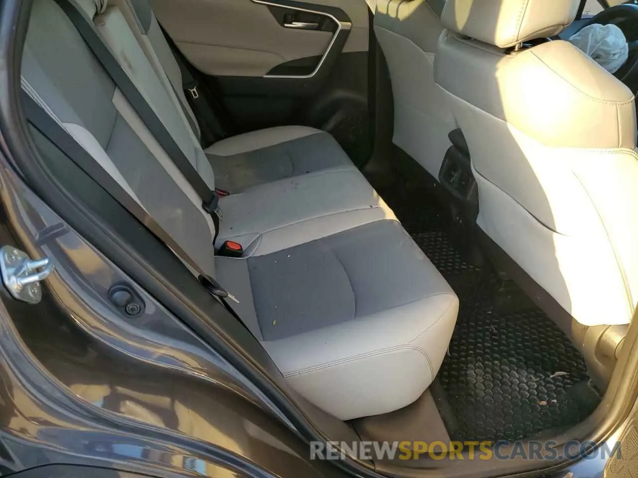 11 fotografías del automóvil dañado 2T3C1RFV7KW040611 TOYOTA RAV4 2019