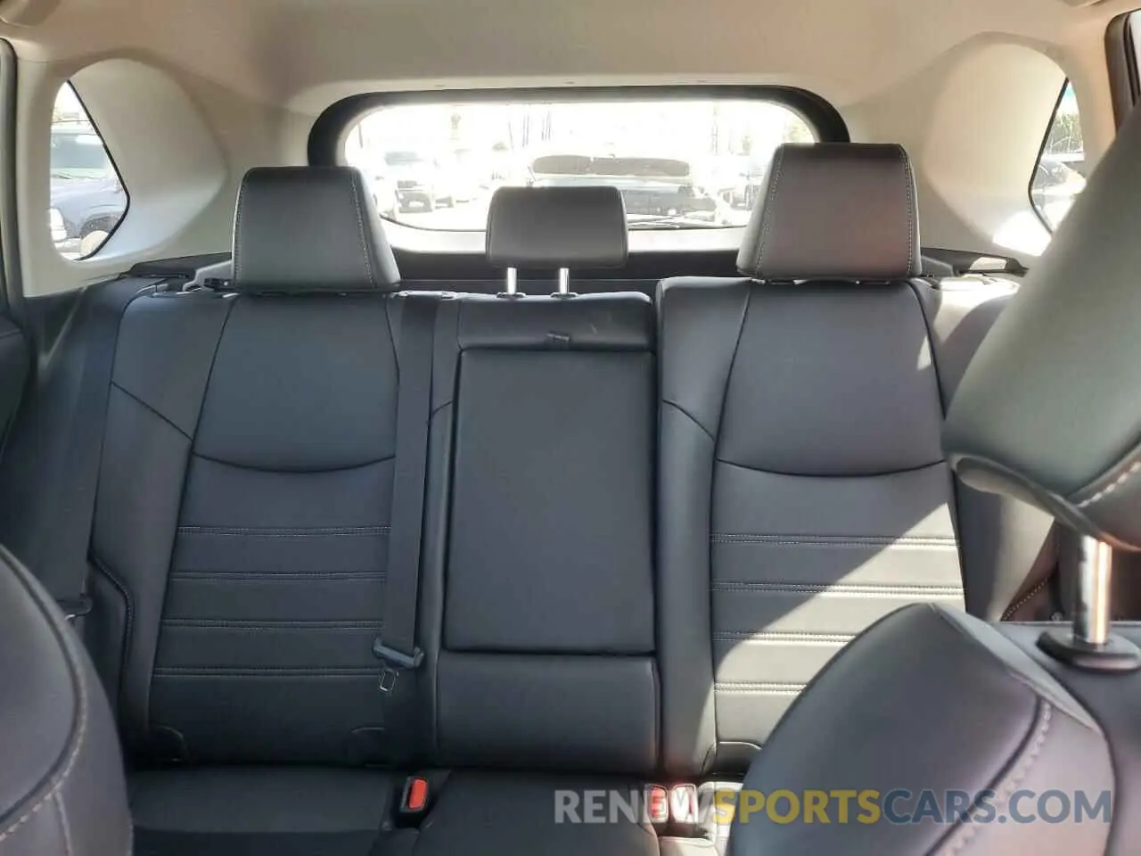 10 fotografías del automóvil dañado 2T3C1RFV8KC024743 TOYOTA RAV4 2019