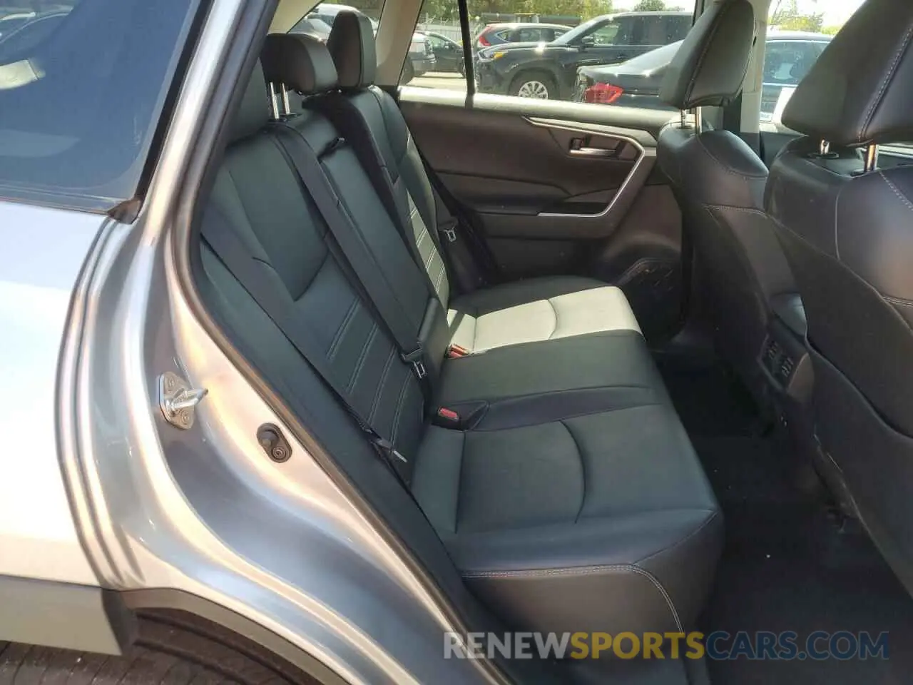 11 fotografías del automóvil dañado 2T3C1RFV8KC024743 TOYOTA RAV4 2019