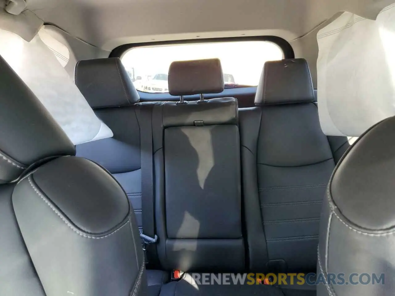 10 fotografías del automóvil dañado 2T3C1RFV9KC018398 TOYOTA RAV4 2019