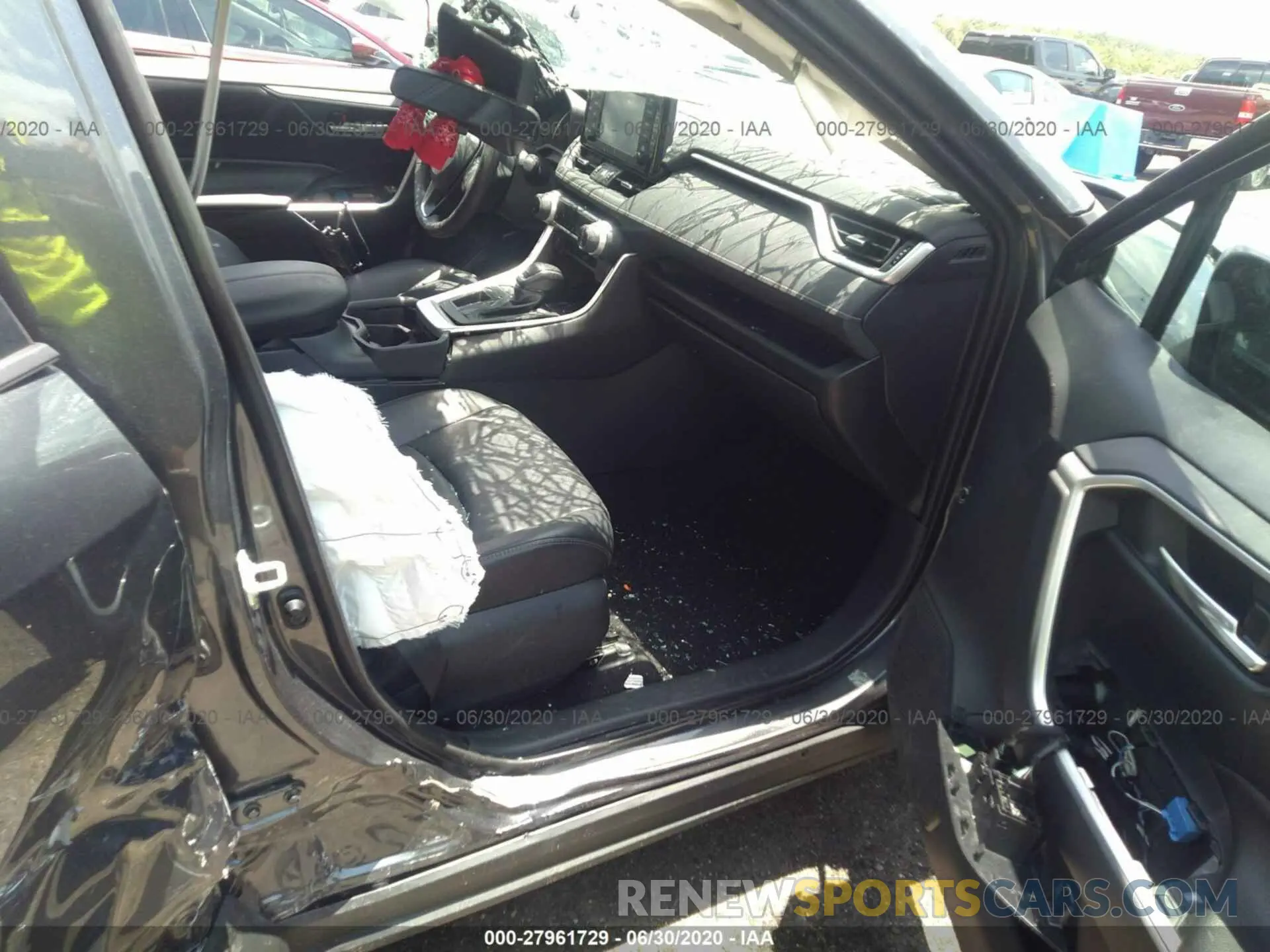 5 fotografías del automóvil dañado 2T3C1RFV9KW025544 TOYOTA RAV4 2019