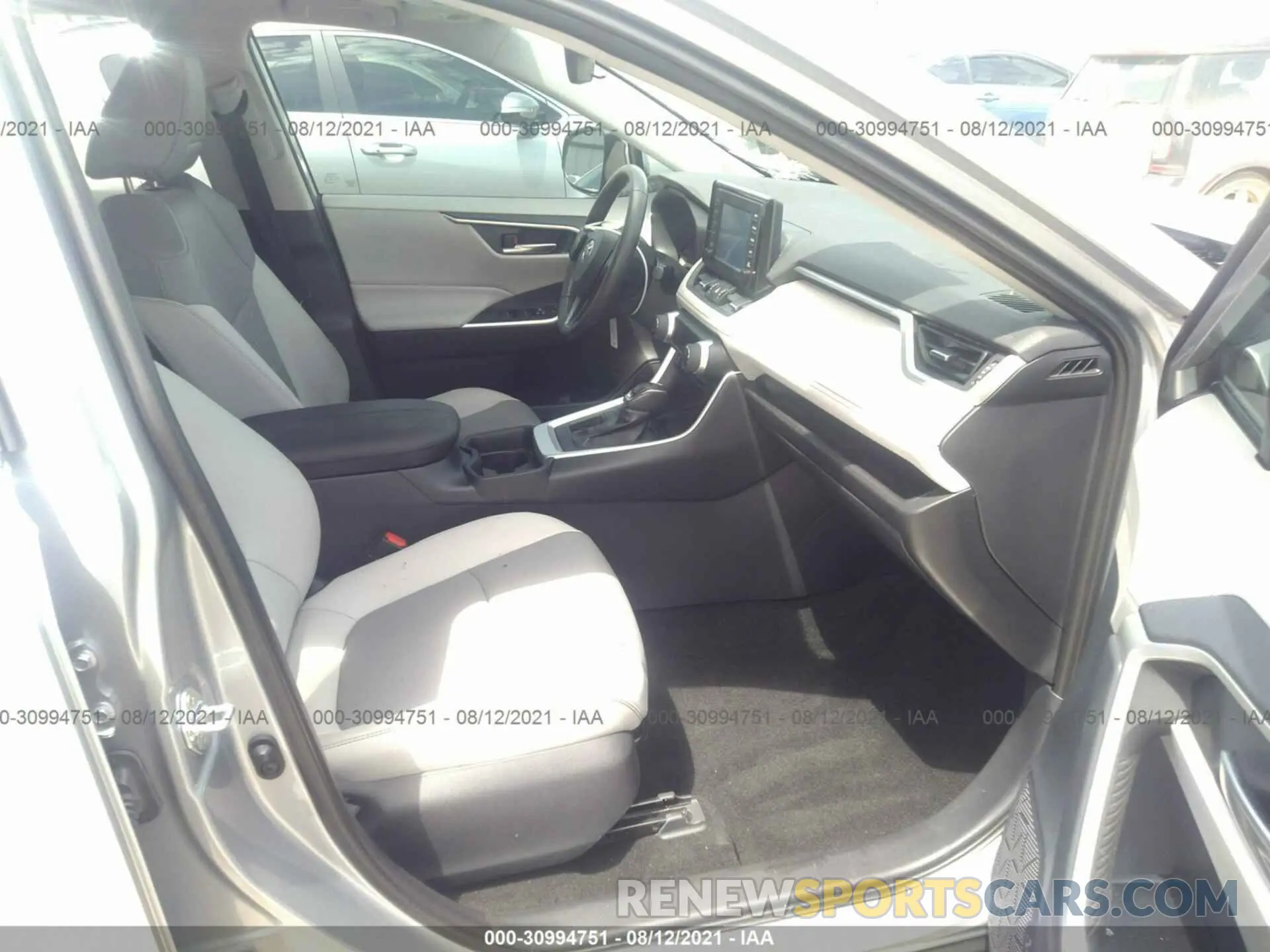 5 fotografías del automóvil dañado 2T3C1RFV9KW028203 TOYOTA RAV4 2019