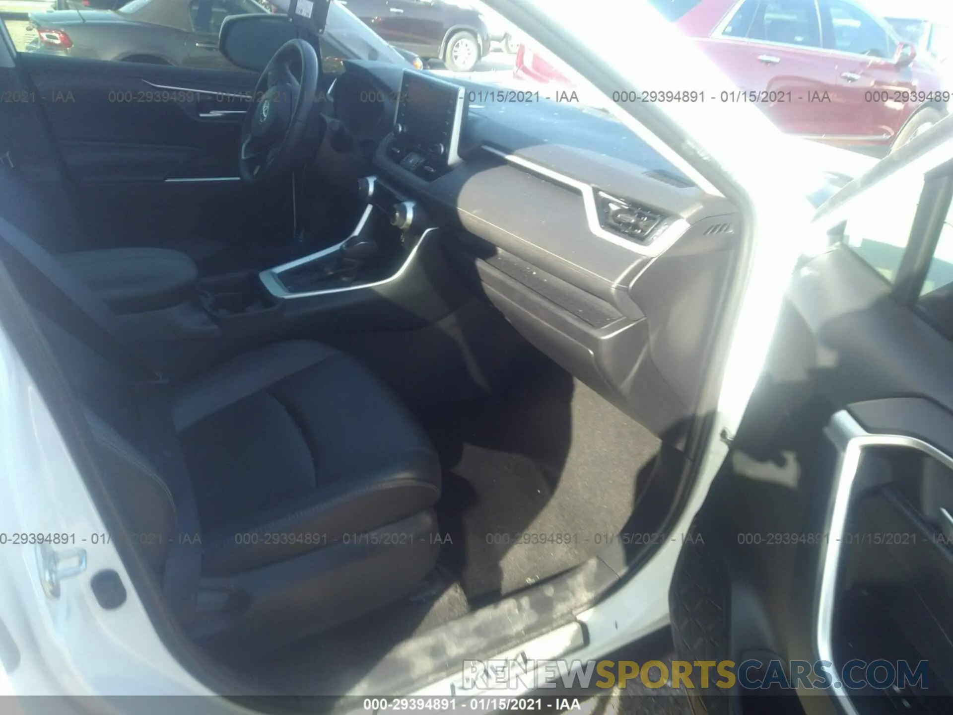 5 fotografías del automóvil dañado 2T3C1RFVXKC008155 TOYOTA RAV4 2019